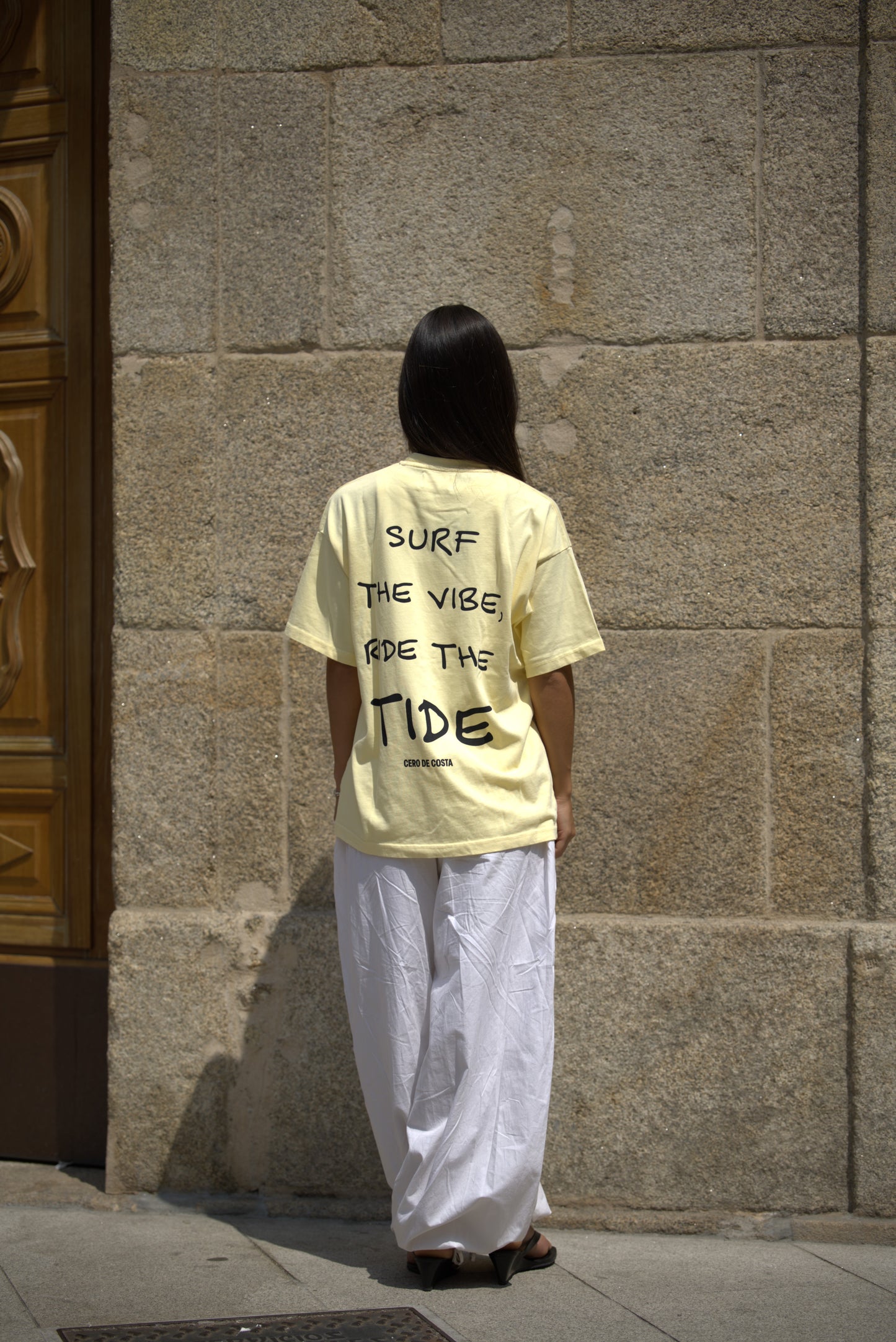CAMISETA MANTEQUILLA/NEGRO "FOTO SURFER"
