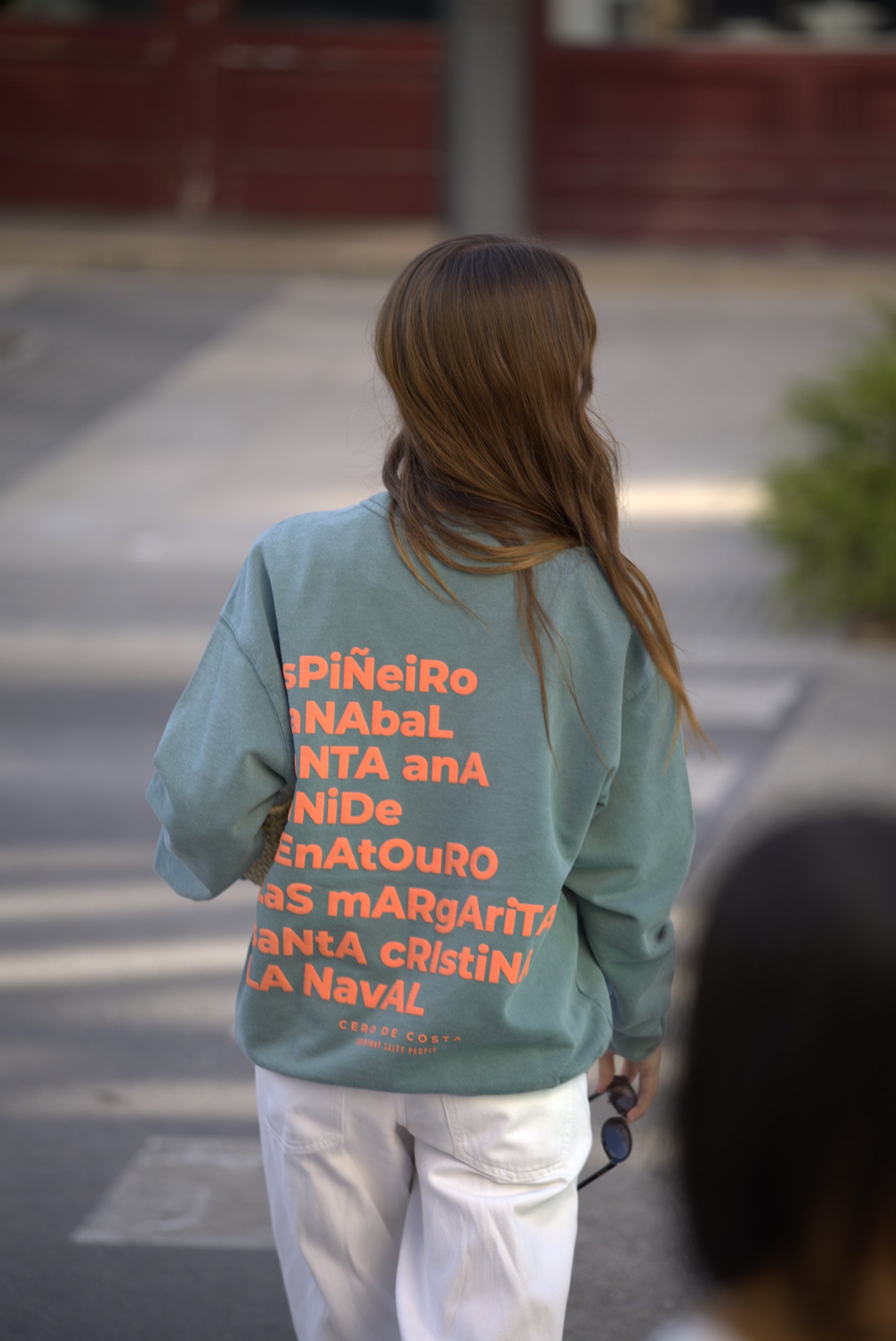 SUDADERA VERDE/NARANJA "MERA"