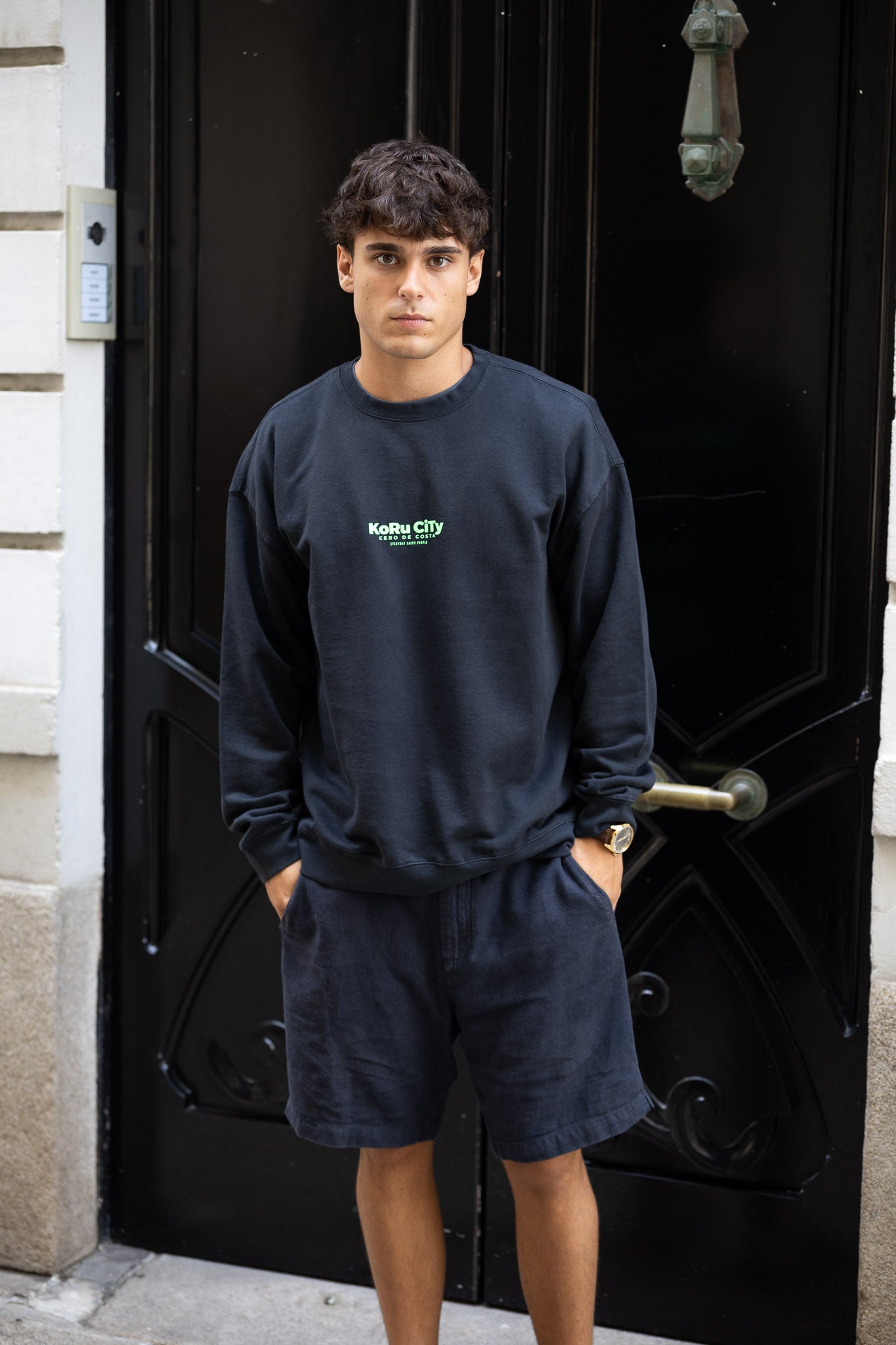 SUDADERA ANTRACITA/VERDE-FLÚOR "KORU CITY"