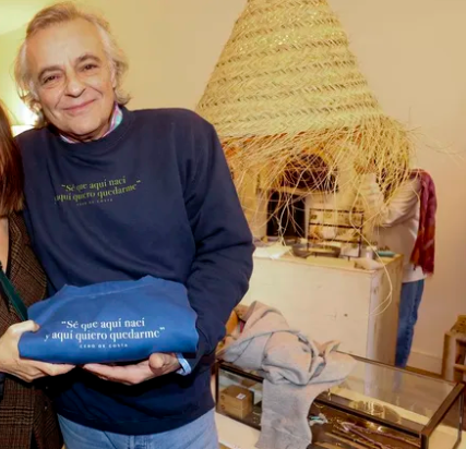 Santi Santos, de Los Limones, estrena en A Coruña sudadera con música