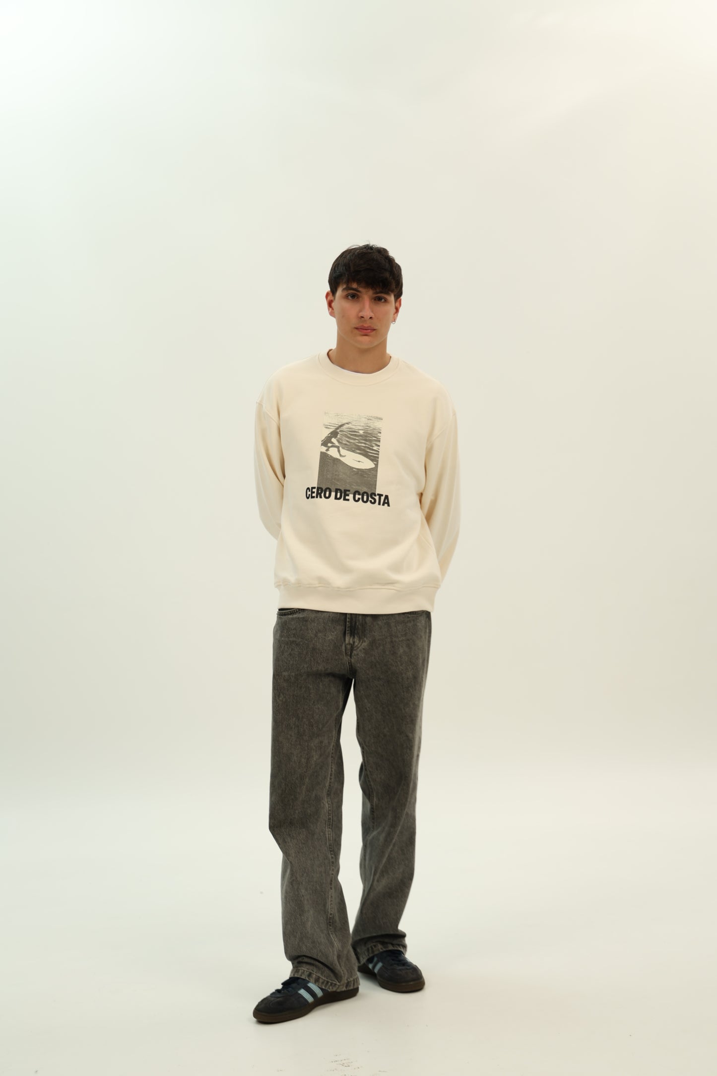 SUDADERA BLANCO/ANTRACITA "LOGO SURFERO"