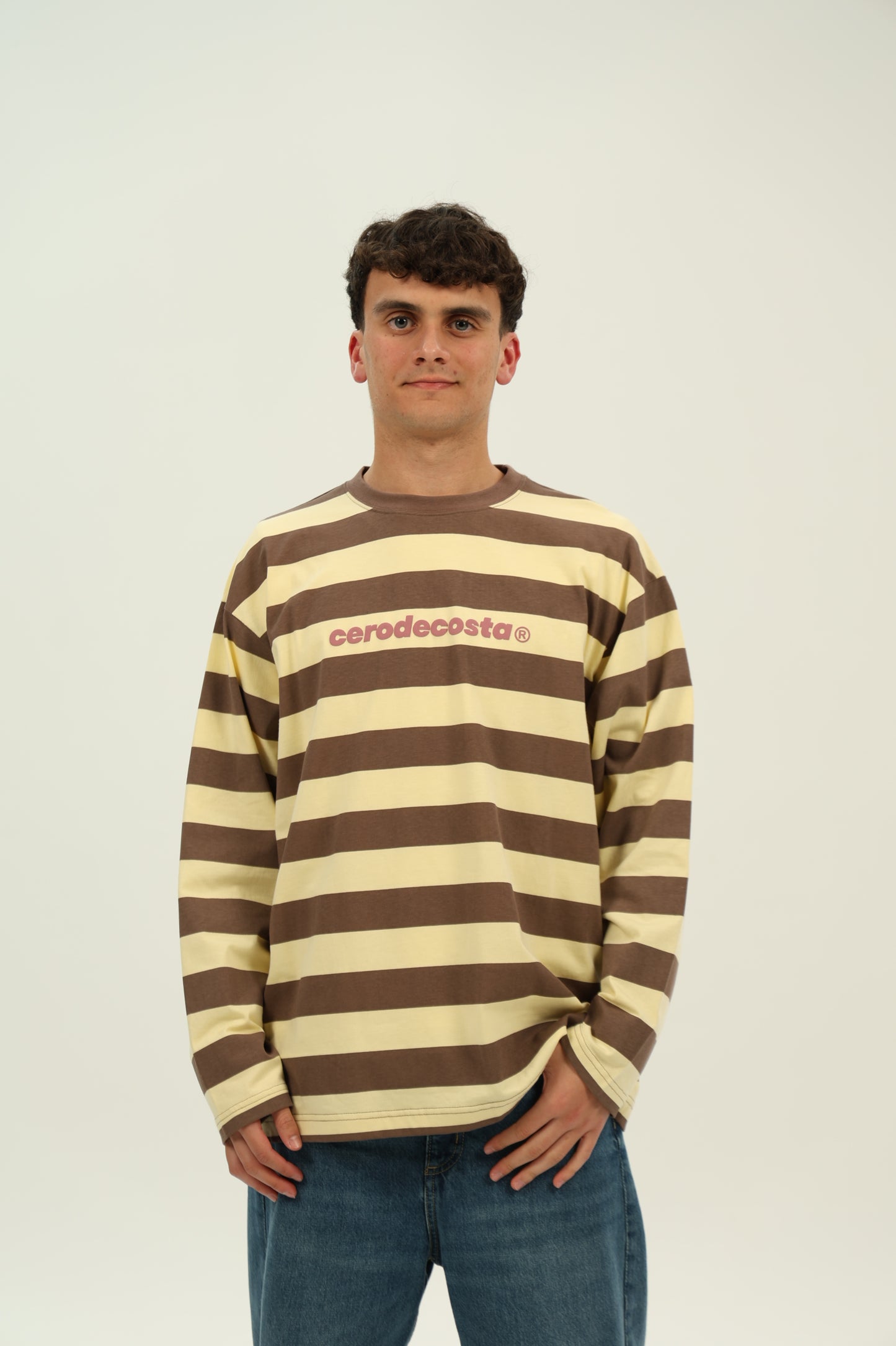 CAMISETA MARRÓN/AMARILLO "VIGO" RAYAS