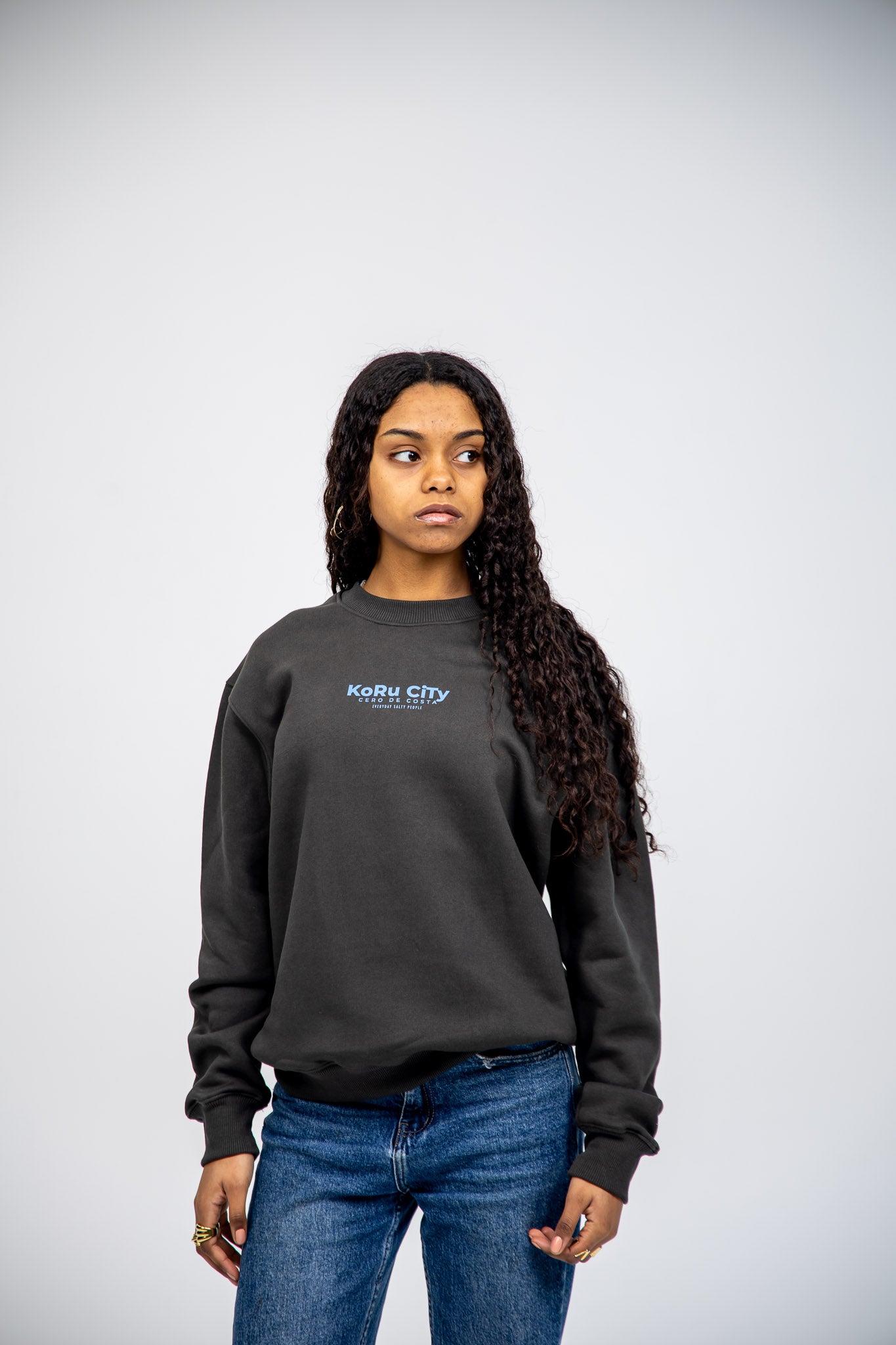 SUDADERA ANTRACITA/AZUL "KORU CITY"