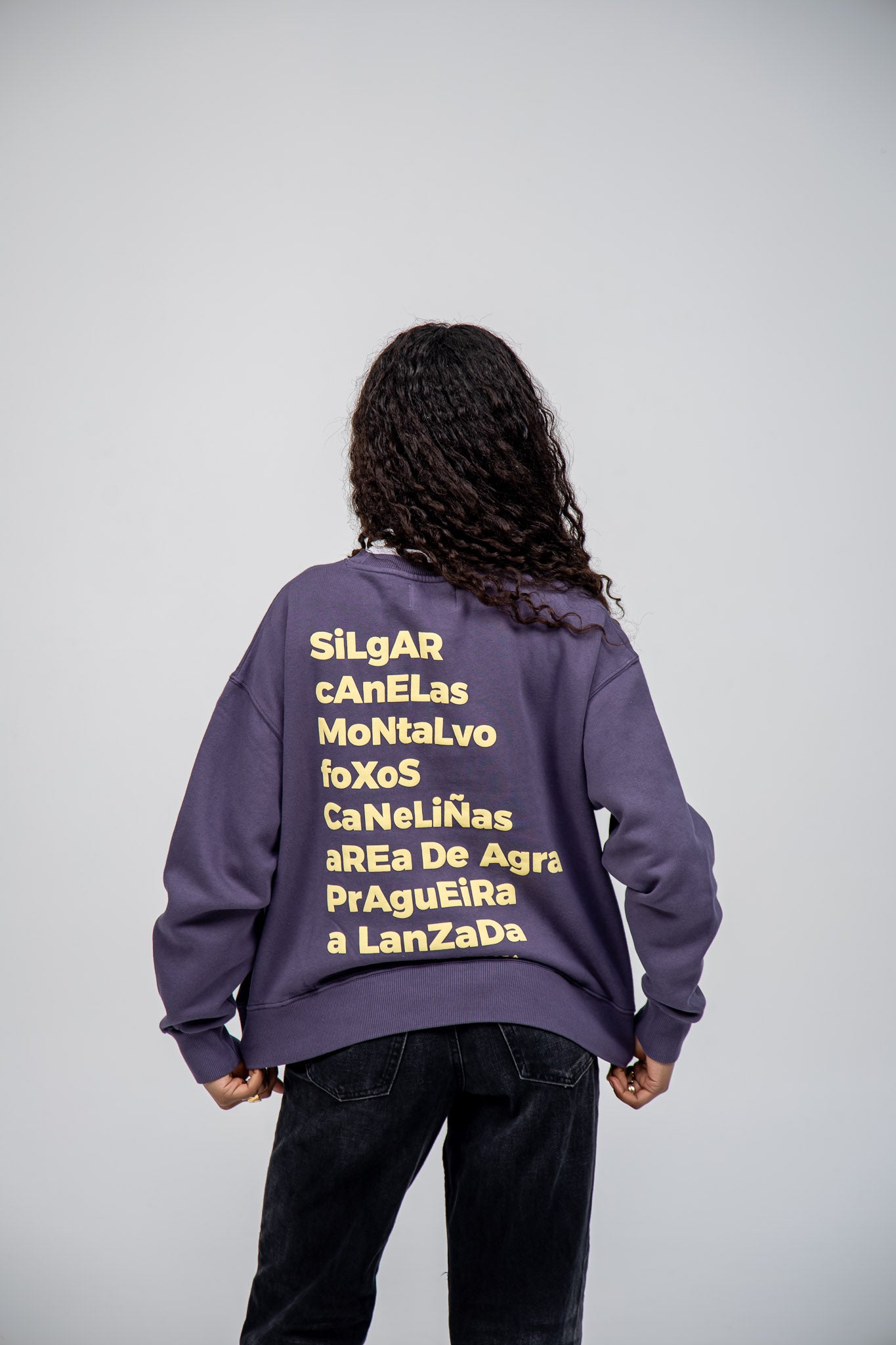 SUDADERA MORADO/AMARILLO "SANXENXO"