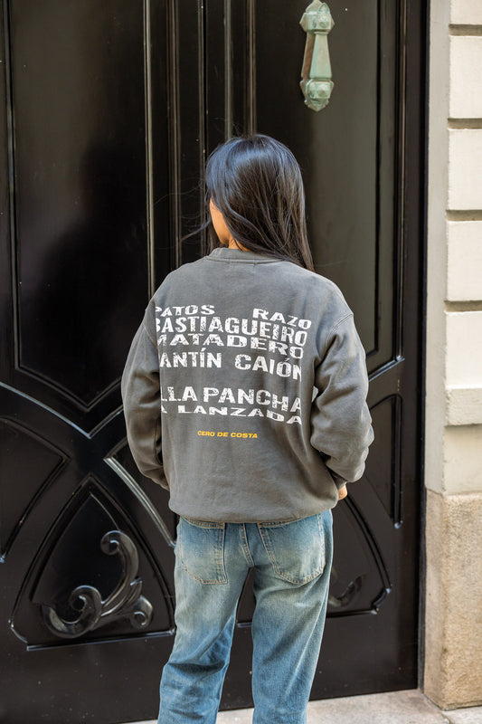 Sudadera antracita lavado desgastada diseño Playas Surf de Cero de Costa, detrás