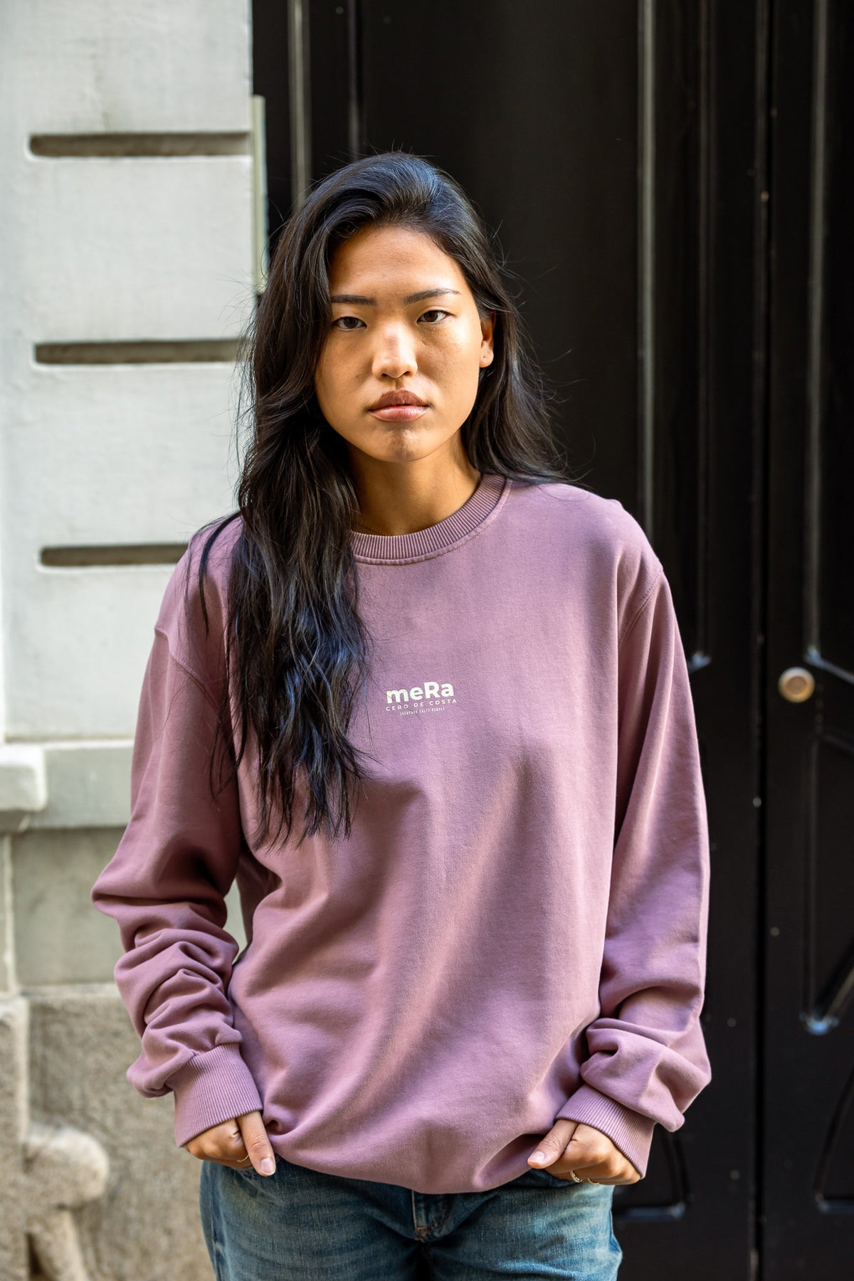 Sudadera kaffa e ivory diseño Mera Foto Superkarmen de Cero de Costa, delante