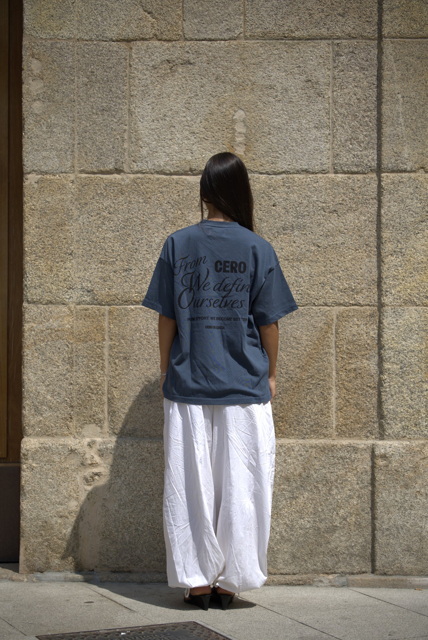 CAMISETA ANTRACITA/NEGRO "FROM CERO" LOGO