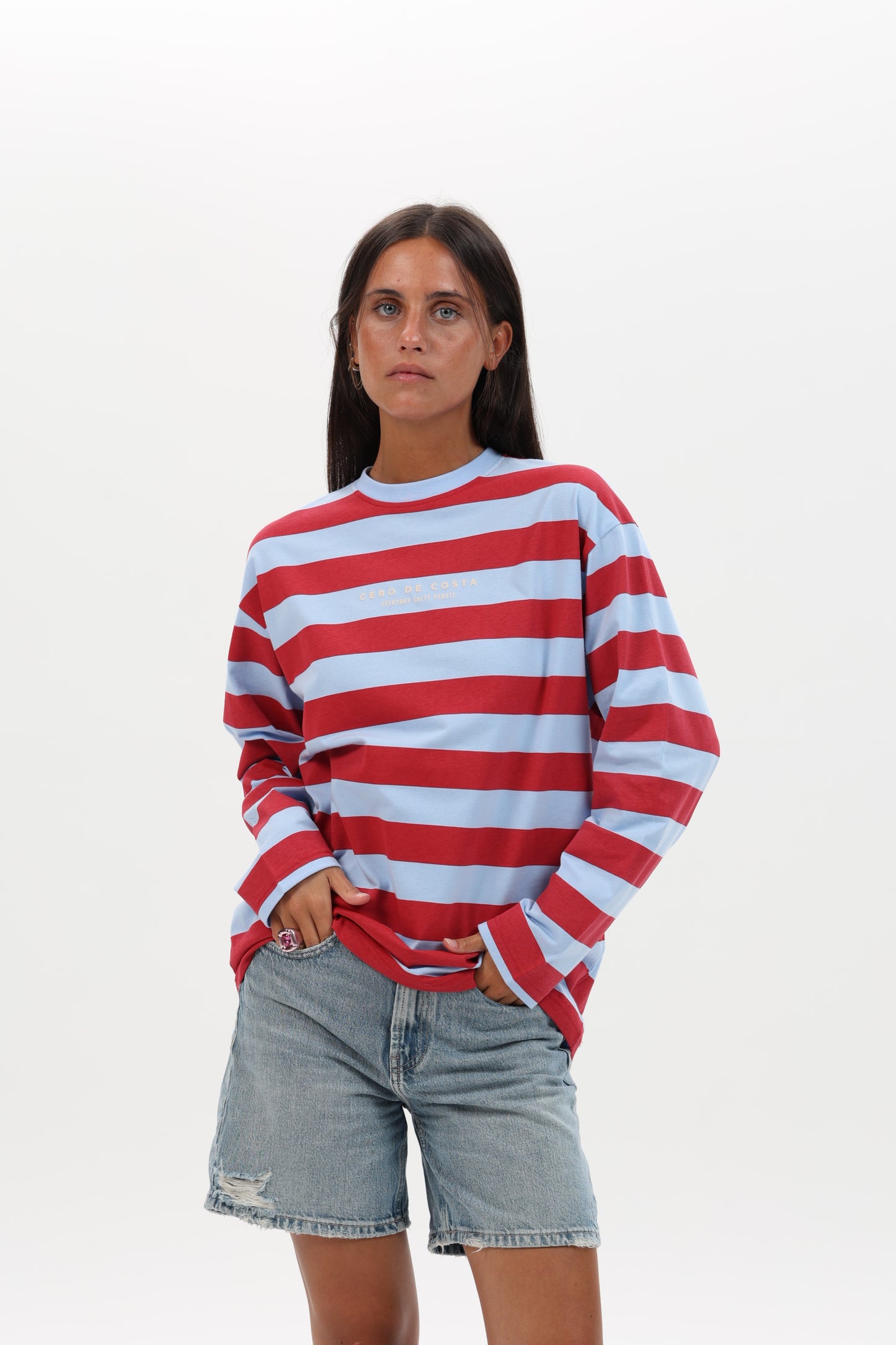CAMISETA ROJO/CELESTE "PLAYAS SURF" RAYAS