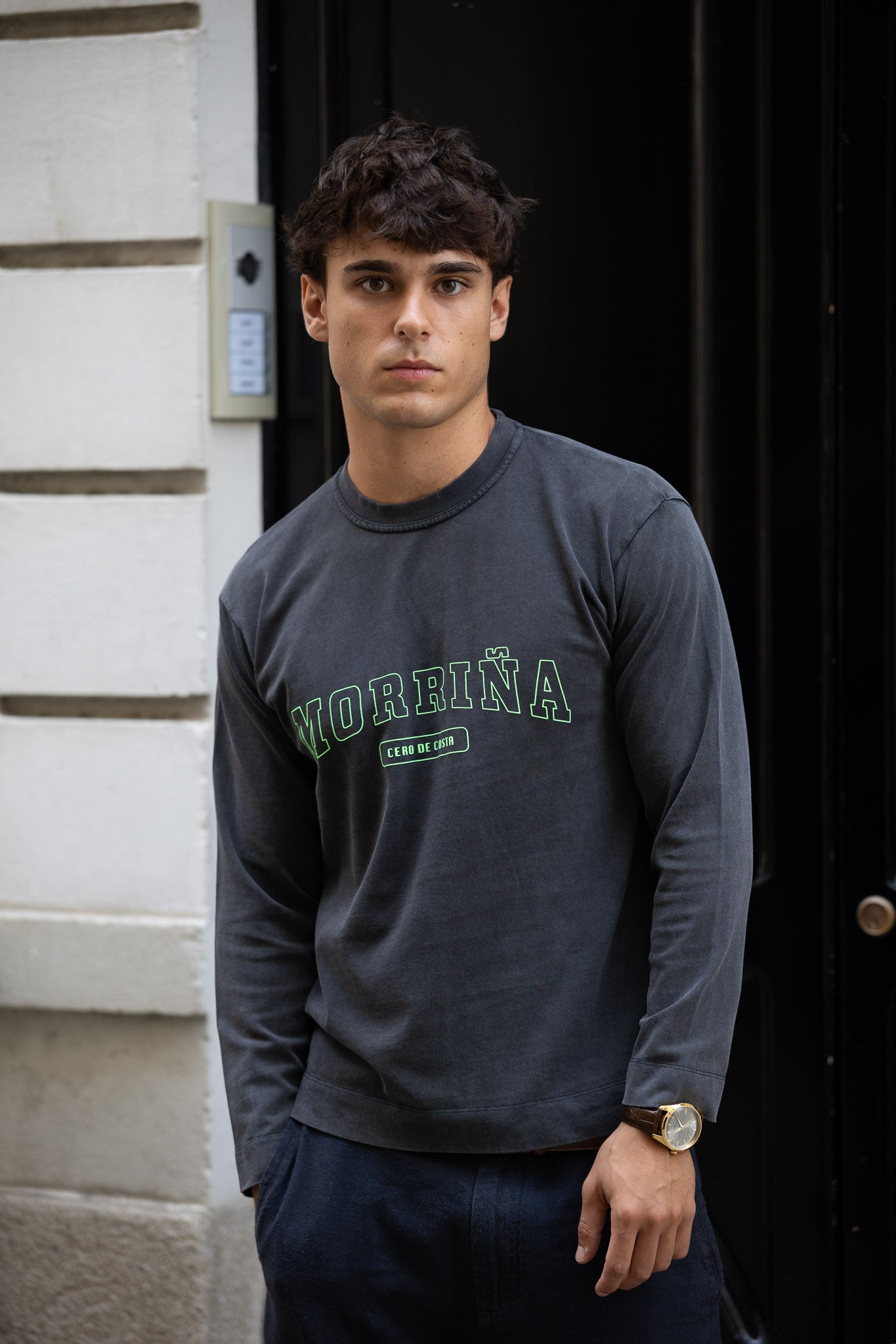 CAMISETA ANTRACITA/VERDE-FLÚOR "MORRIÑA" MANGA LARGA