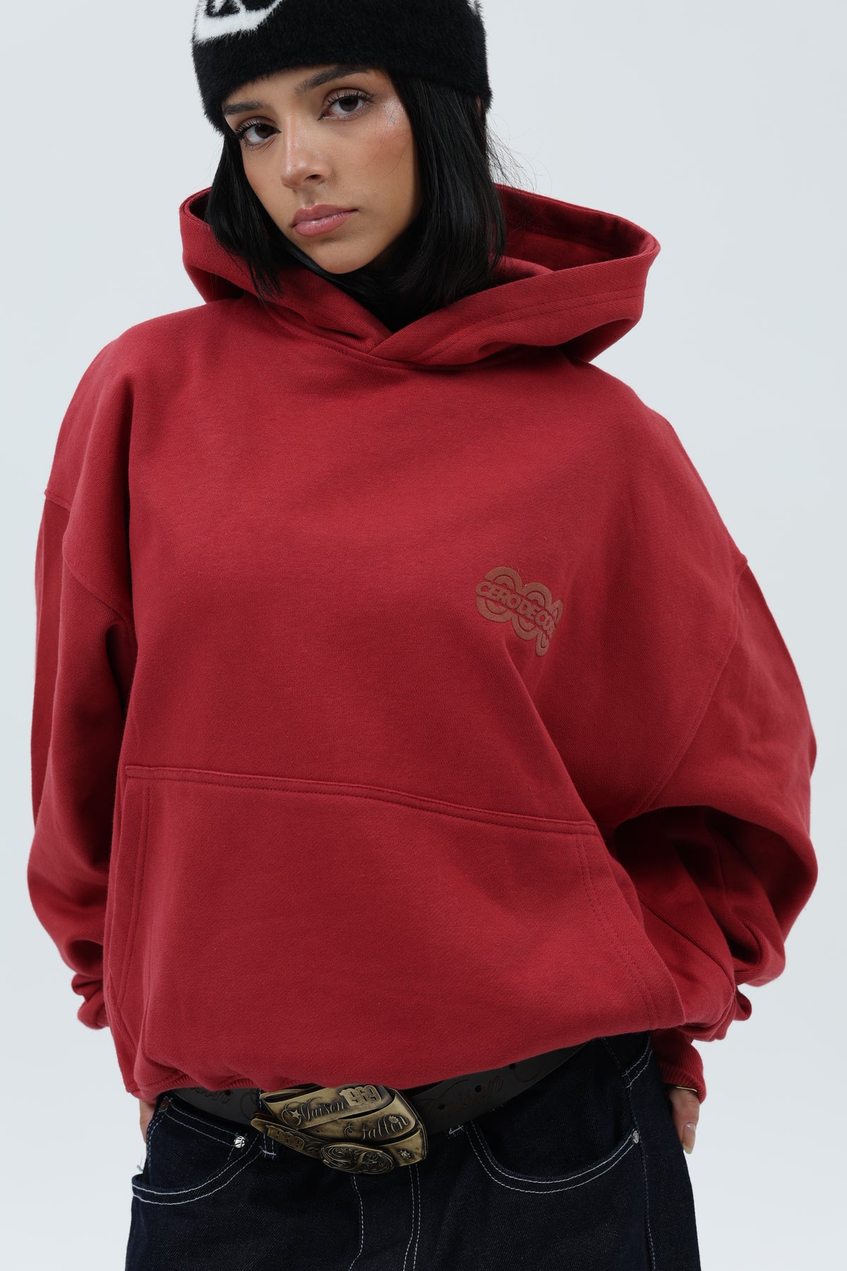 SUDADERA GRANATE/MARRÓN "LOGO TOUR" CON CAPUCHA