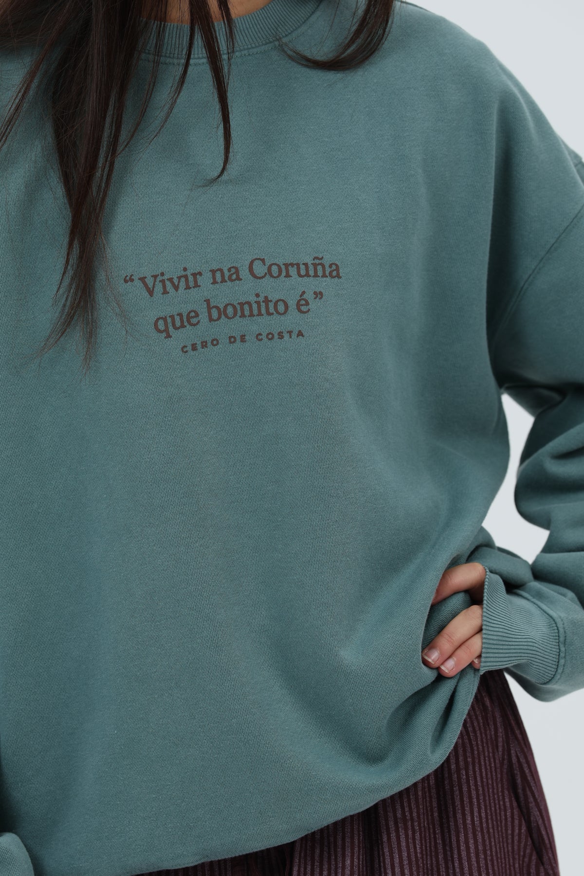 SUDADERA VERDE/MARRÓN "VIVIR NA CORUÑA"