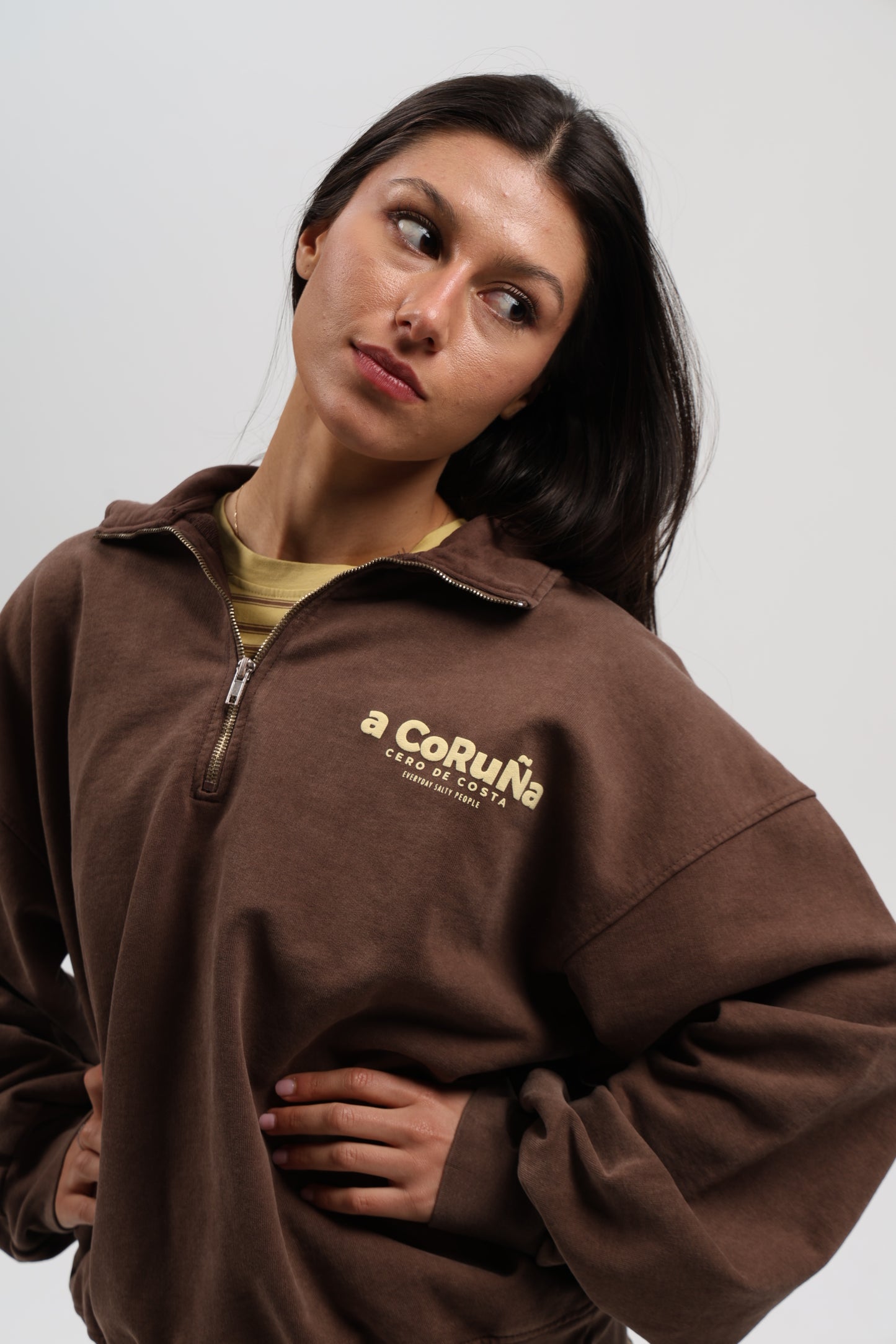 SUDADERA MARRÓN-LAVADO/BEIGE "A CORUÑA" CREMALLERA MEDIA