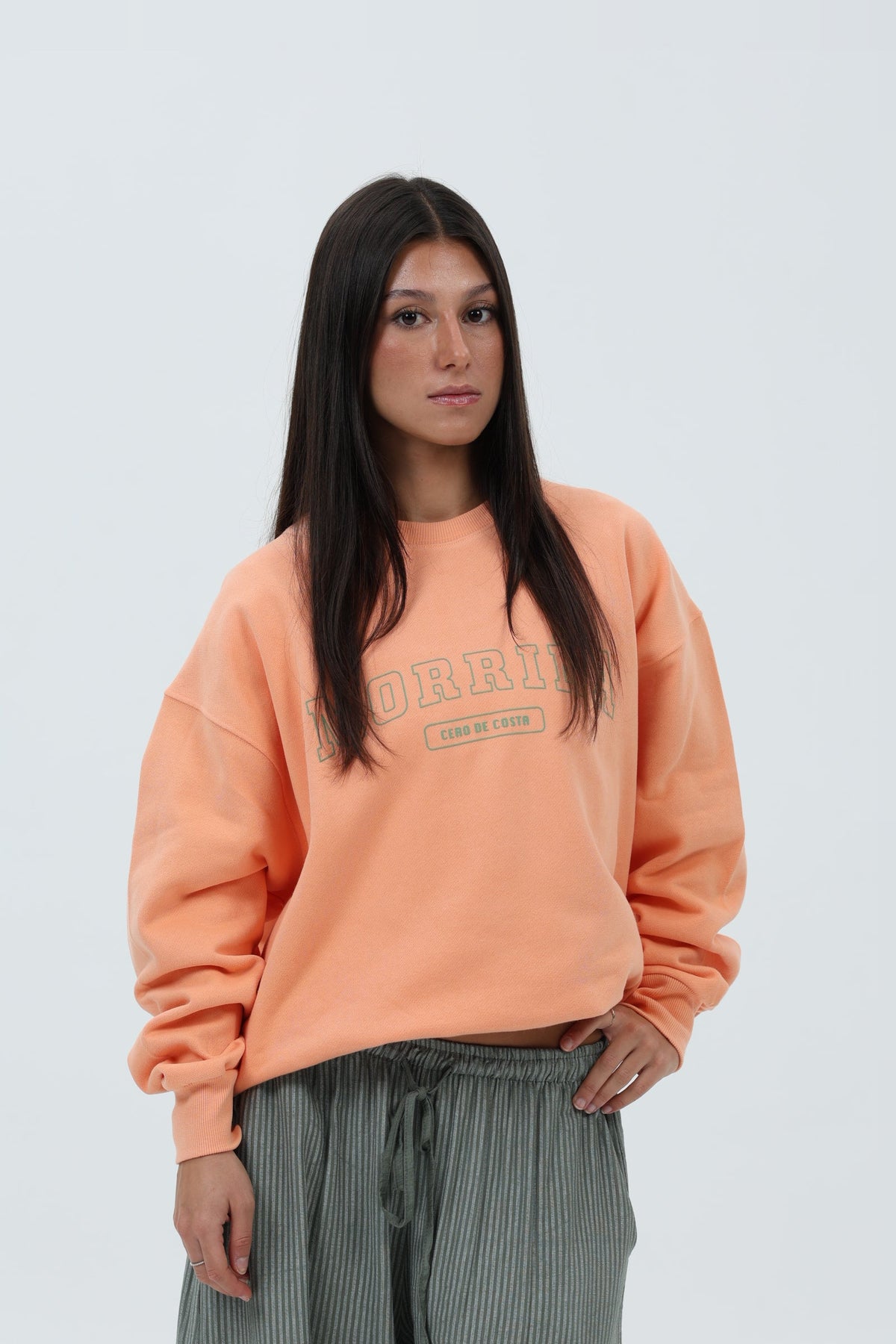 SUDADERA CORAL/VERDE "MORRIÑA" CORTA – foto 3