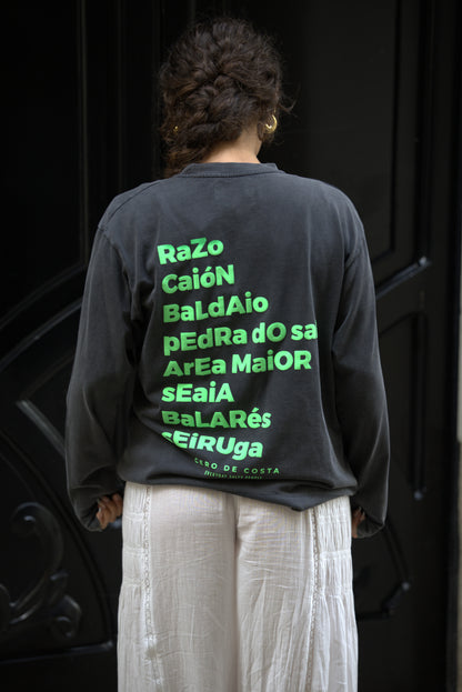 CAMISETA ANTRACITA/VERDE-FLÚOR "RAZO" MANGA LARGA