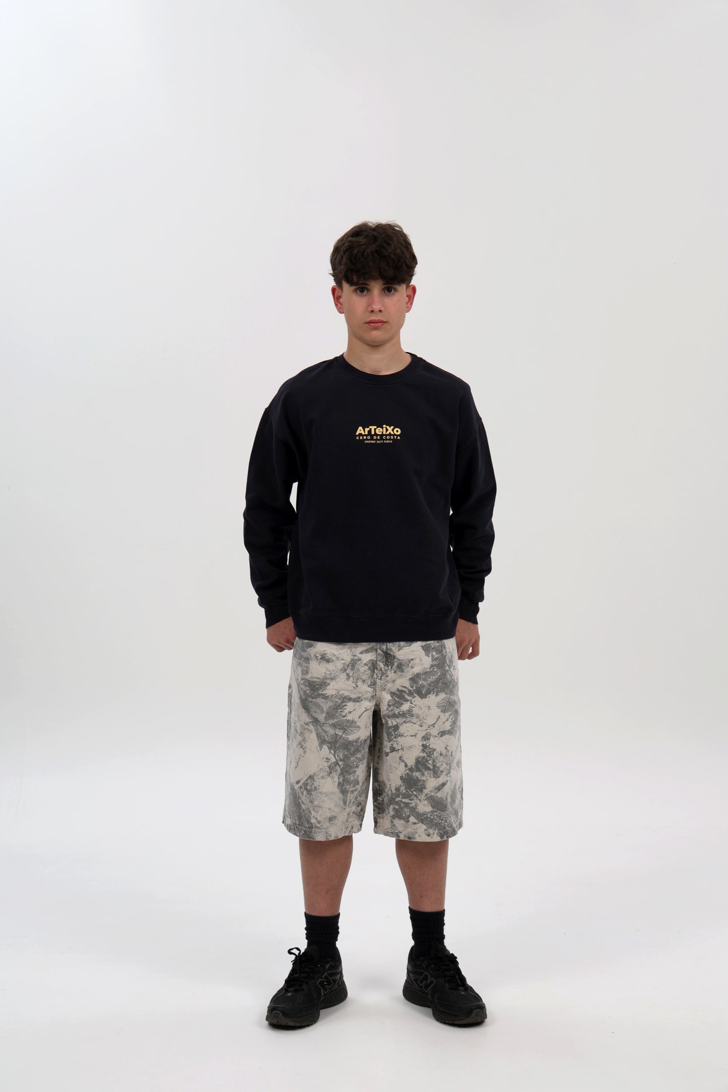 SUDADERA ANTRACITA-O/BEIGE "ARTEIXO"