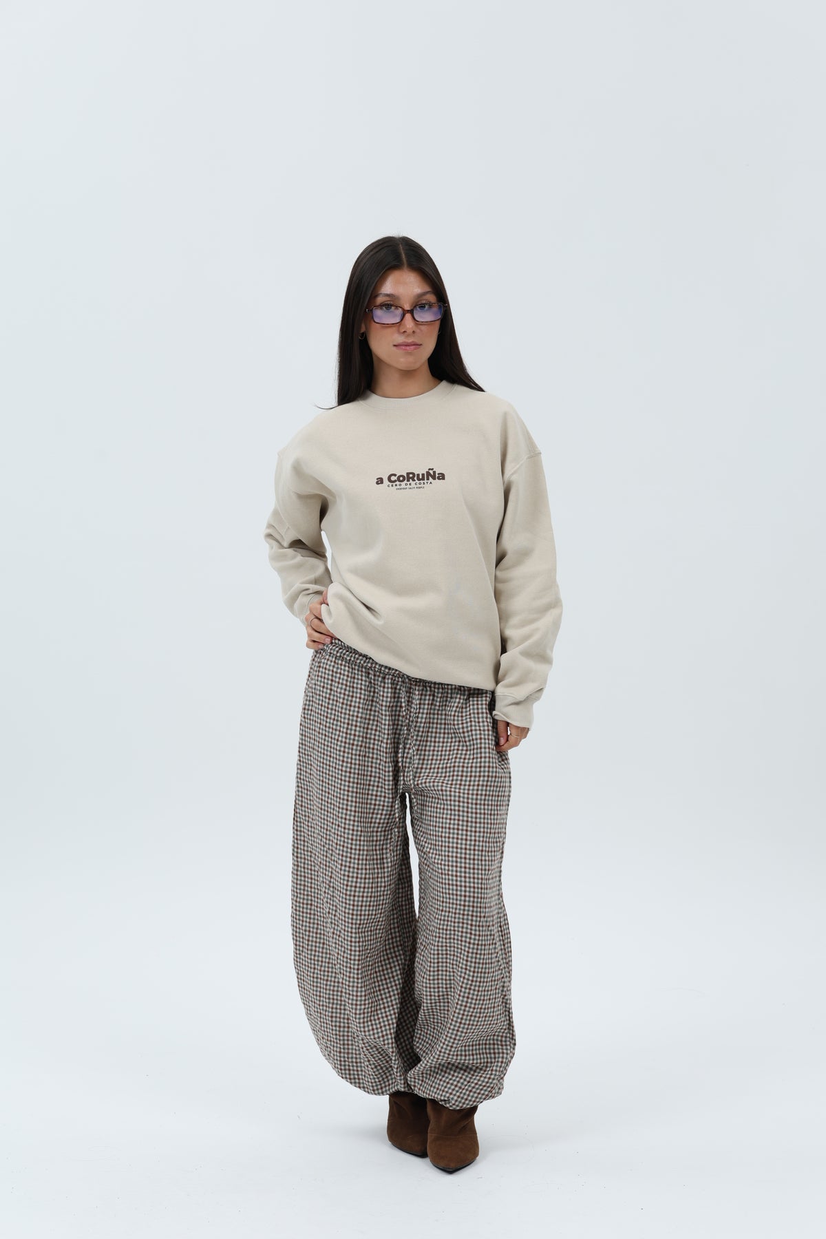 SUDADERA CREMA/MARRÓN "A CORUÑA" – foto 1