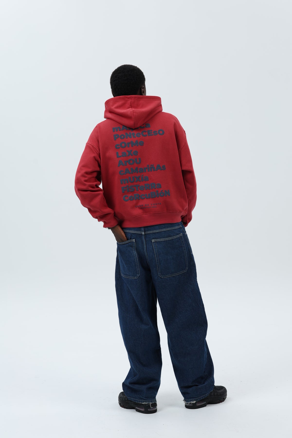 SUDADERA GRANATE/MARINO "OS FAROS" CON CAPUCHA – foto 2