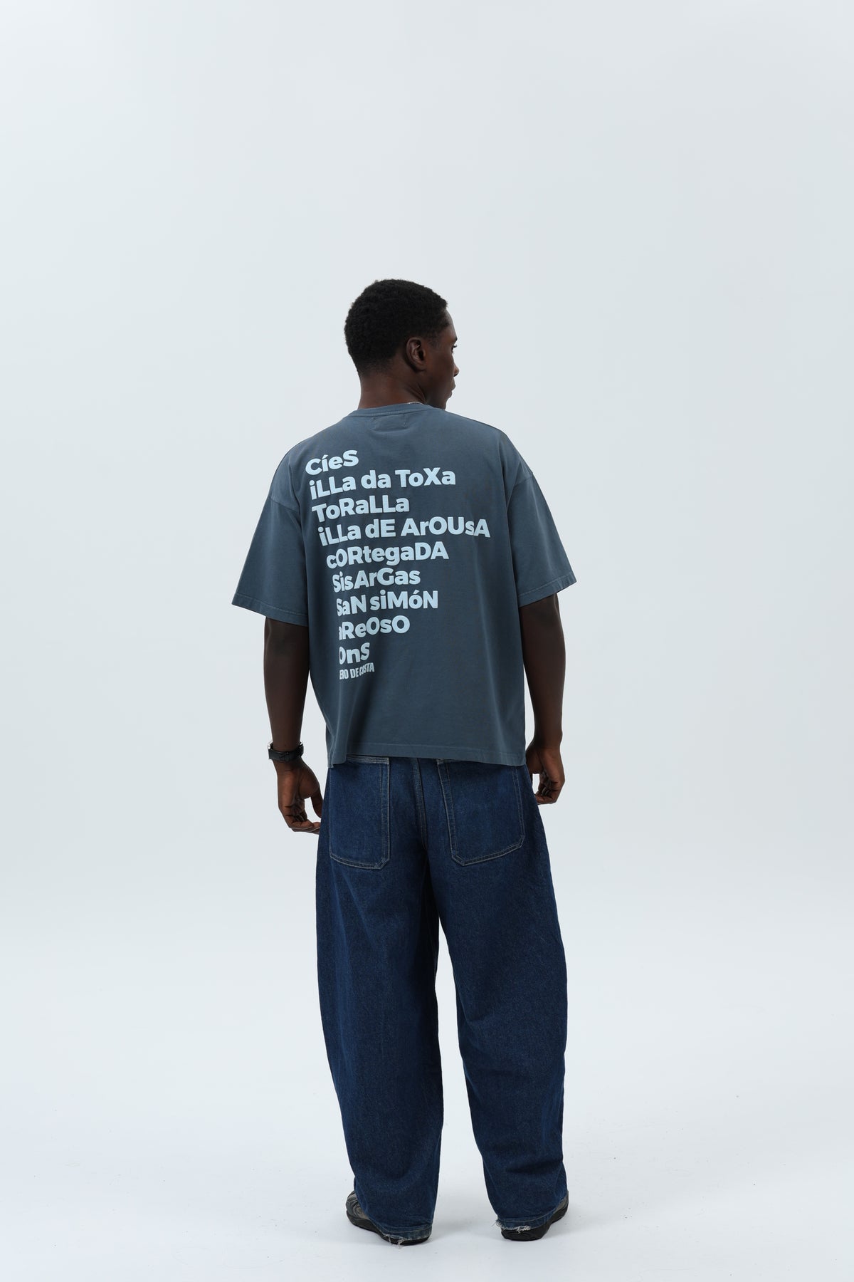CAMISETA ANTRACITA/CELESTE "CÍES" – foto 2