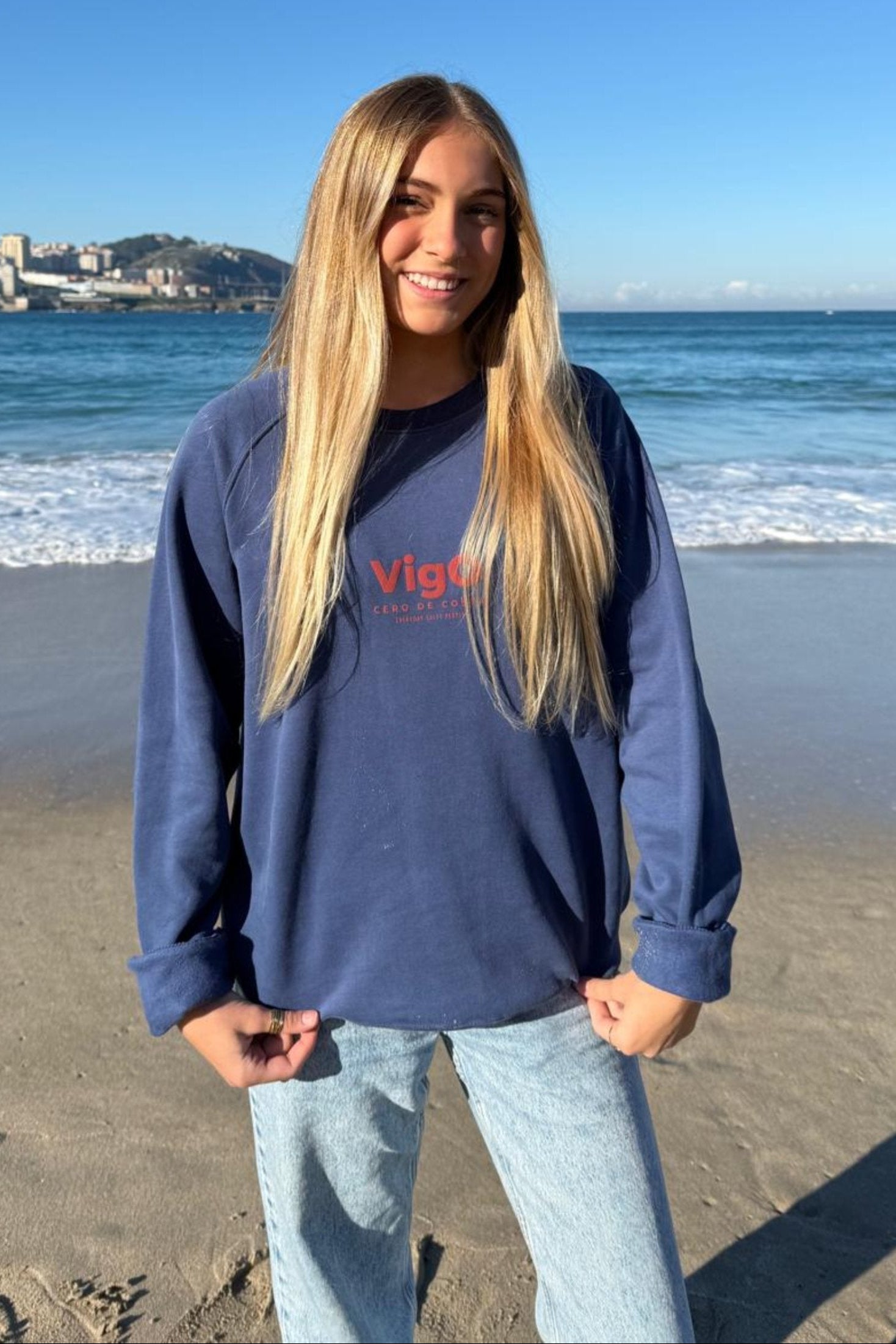 SUDADERA AZUL/ROJO "VIGO"