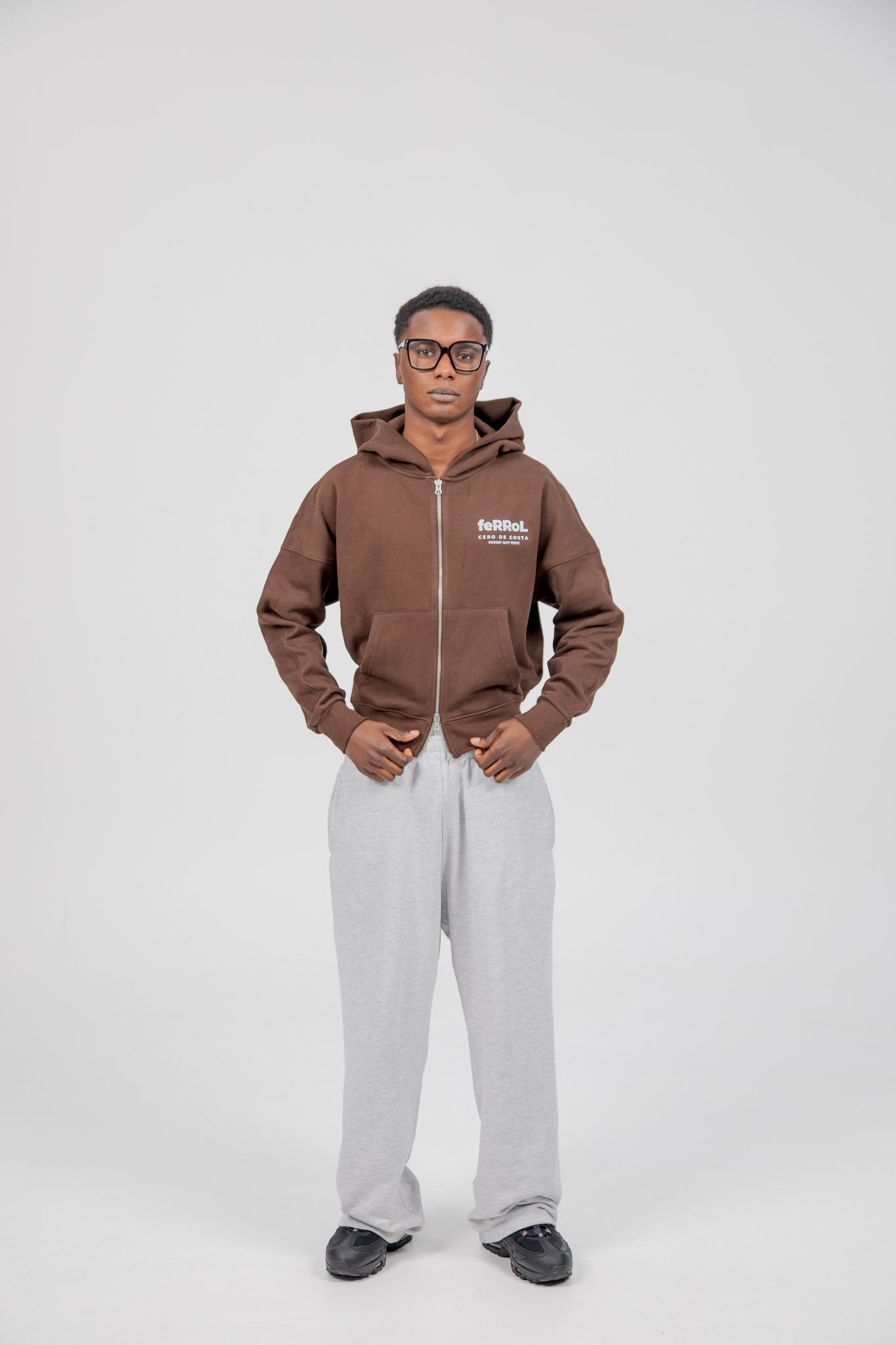BROWN/LIGHT BLUE "FERROL" SHORT ZIP SWEATSHIRT
