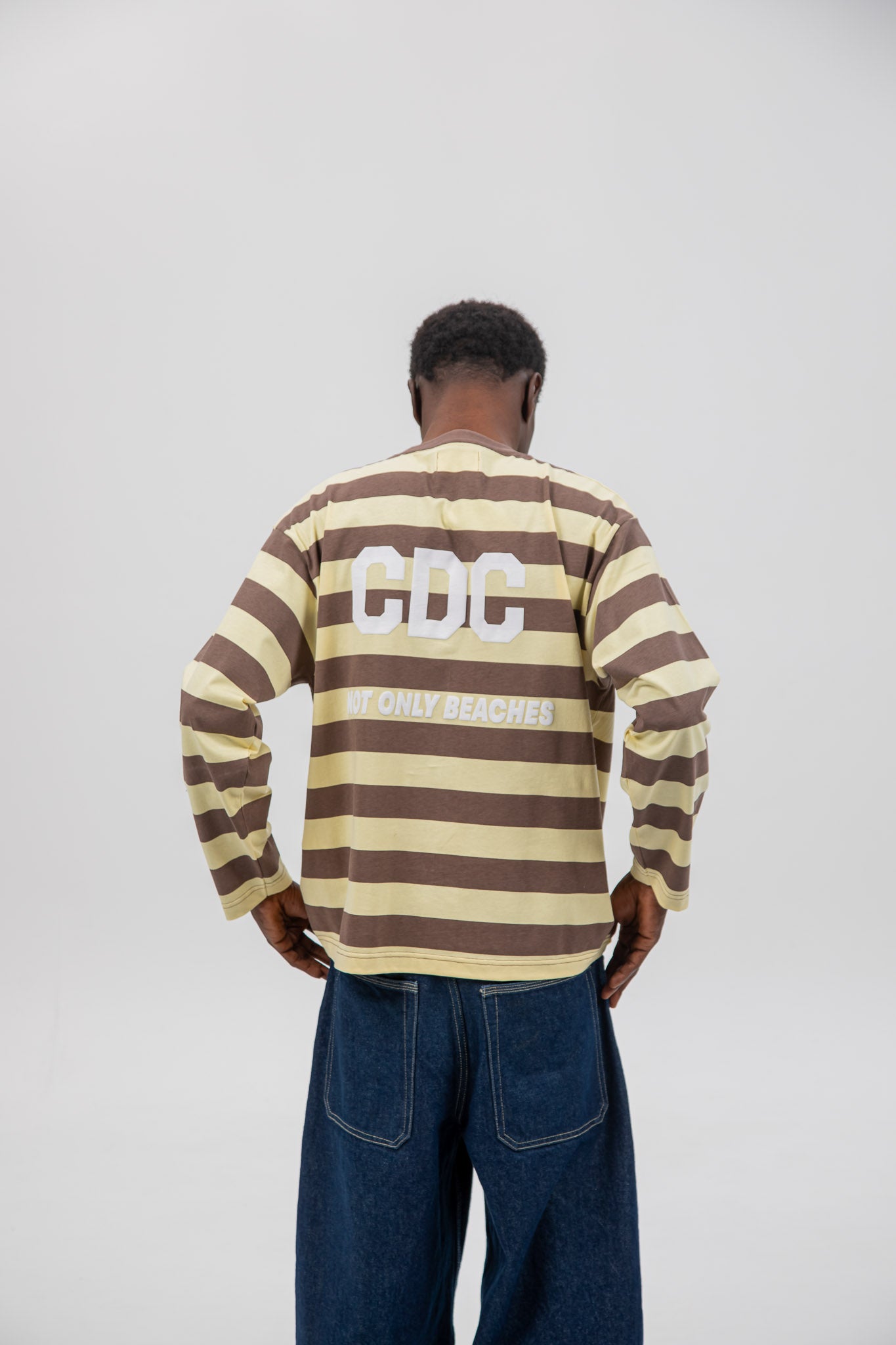 CAMISETA RAYAS MARRÓN/AMARILLO CDC