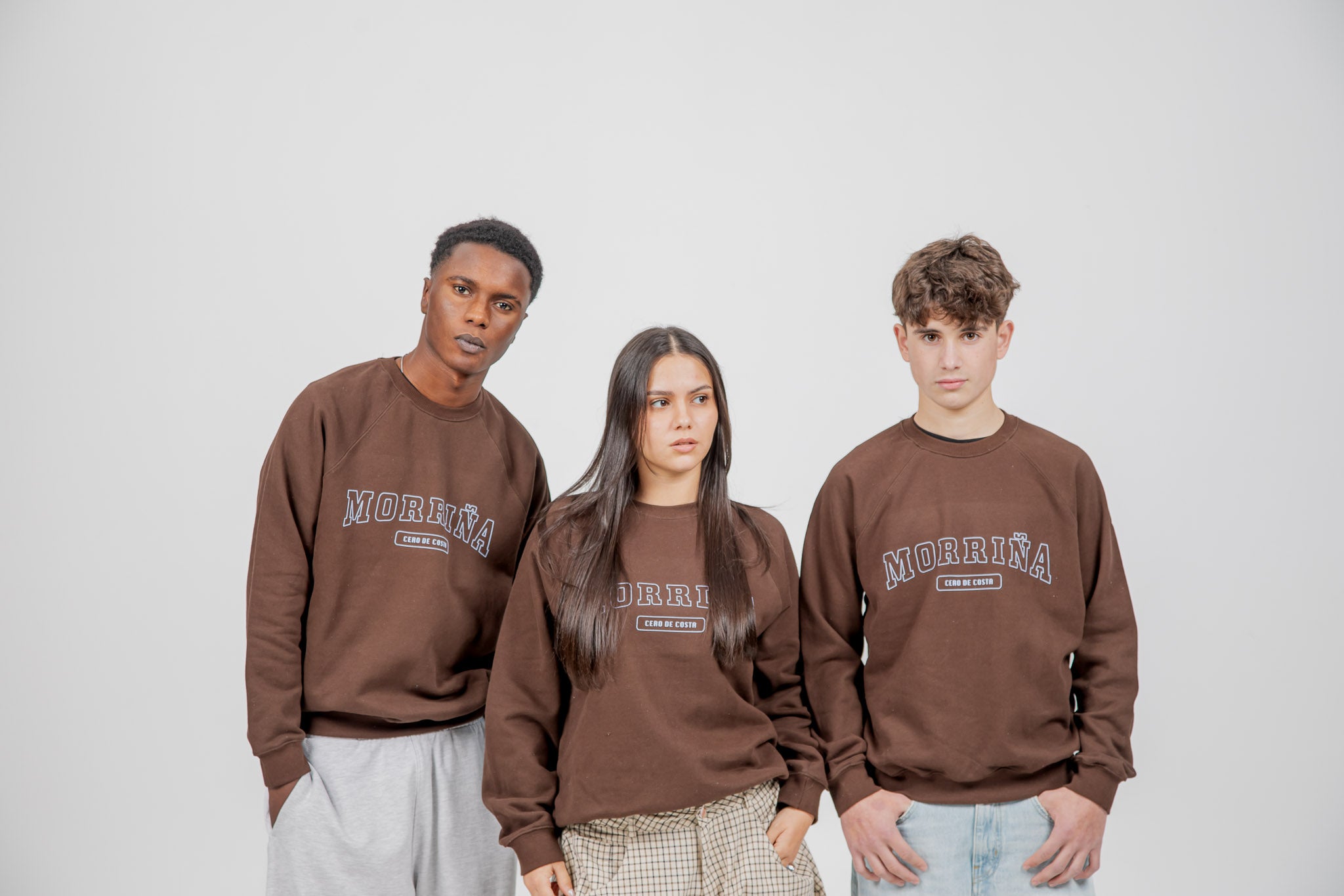 SUDADERA MARRÓN/CELESTE "MORRIÑA"