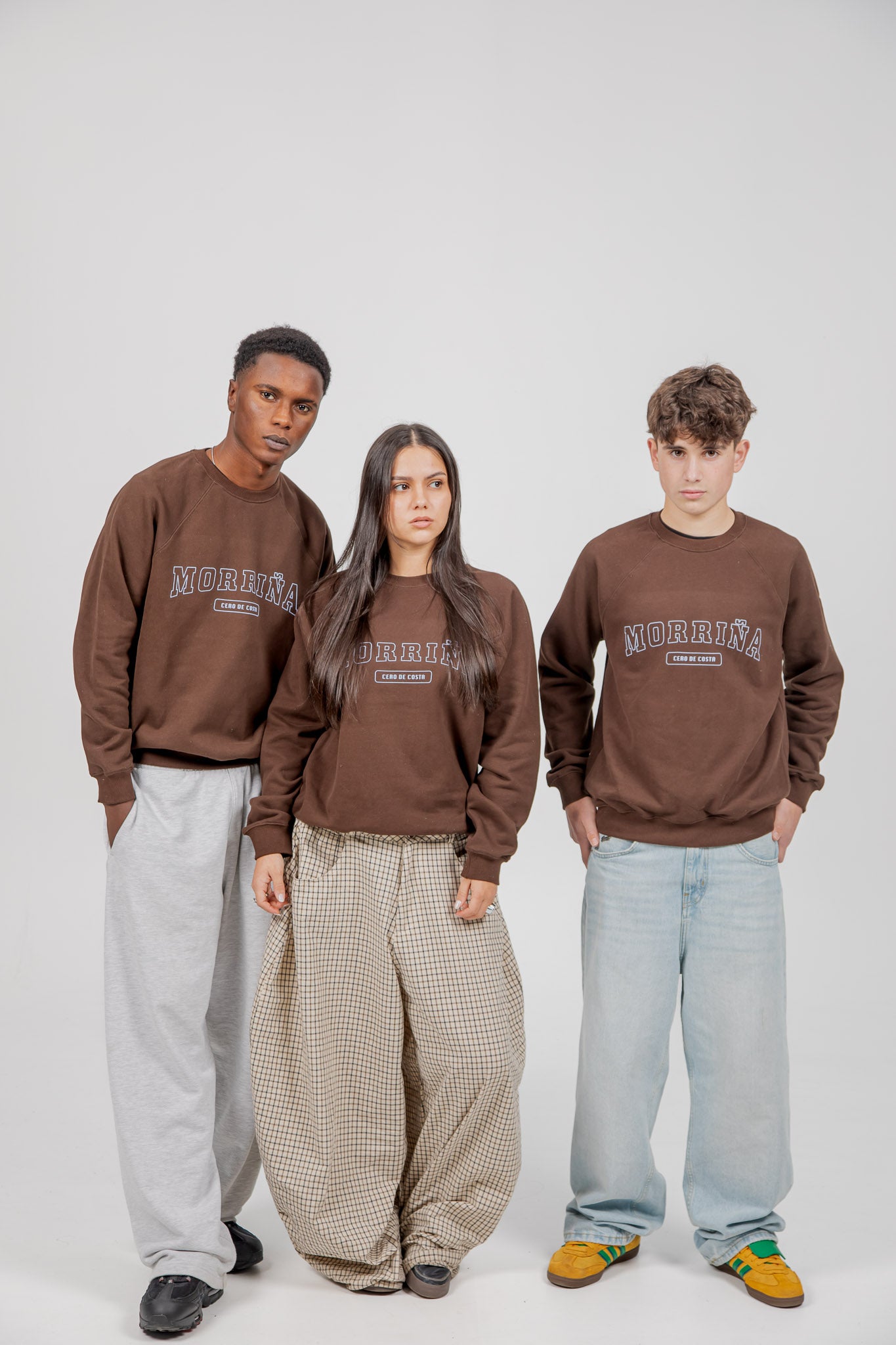 SUDADERA MARRÓN/CELESTE "MORRIÑA"