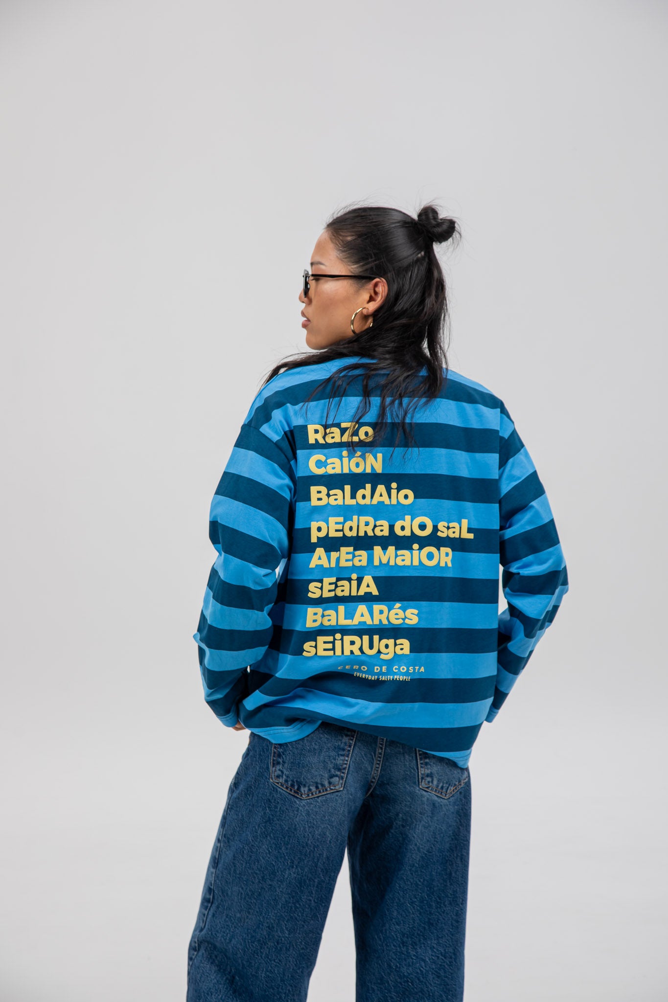 CAMISETA AZUL/CELESTE "PLAYAS RAZO" RAYAS