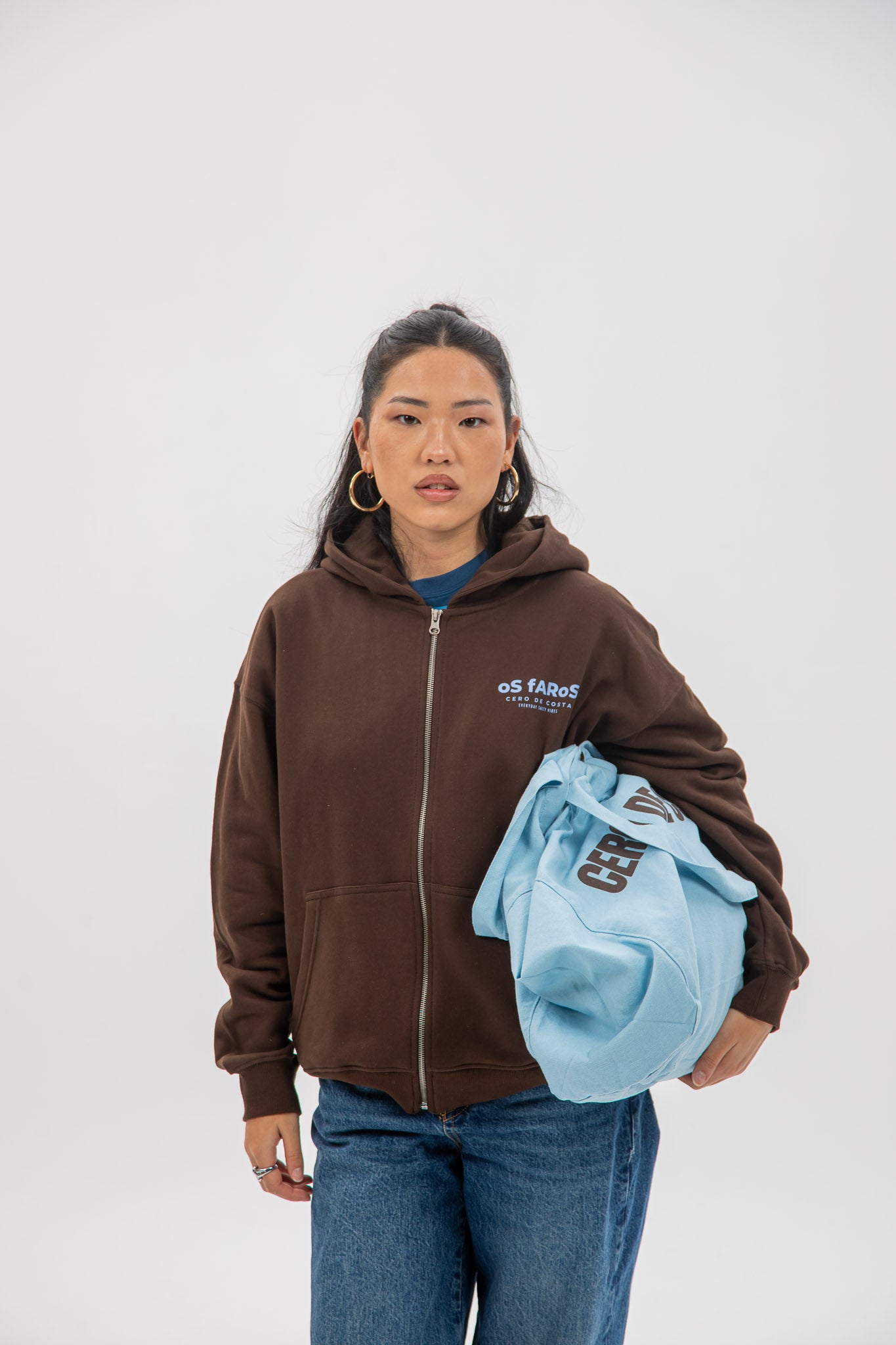 SUDADERA MARRÓN/AZUL "OS FAROS" CREMALLERA CON CAPUCHA