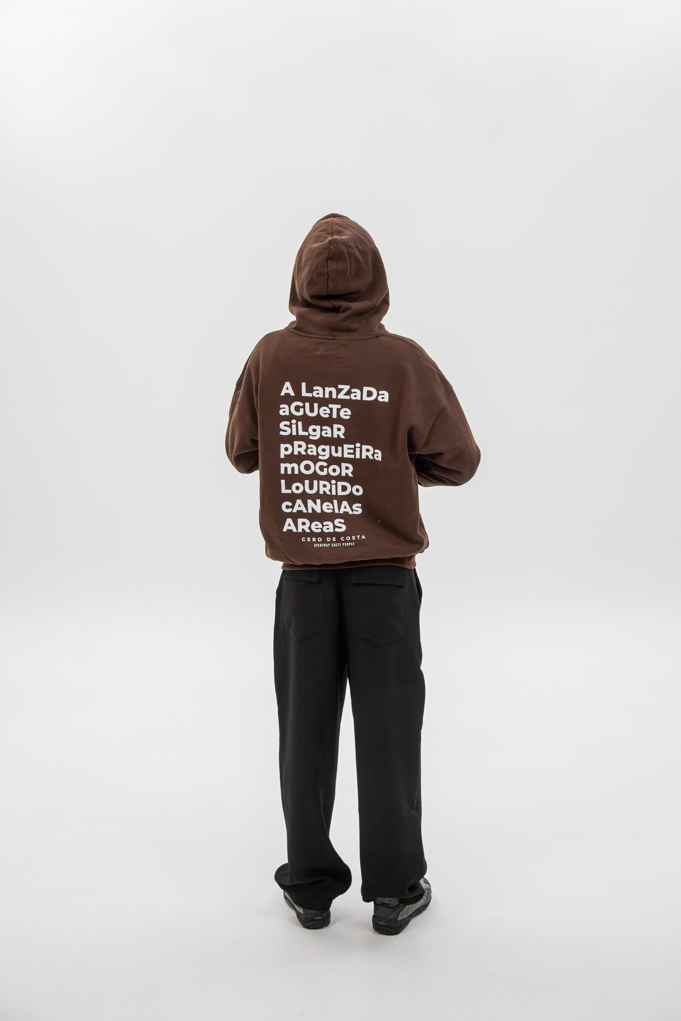 SUDADERA MARRÓN/AZUL "PONTEVEDRA" CREMALLERA CON CAPUCHA