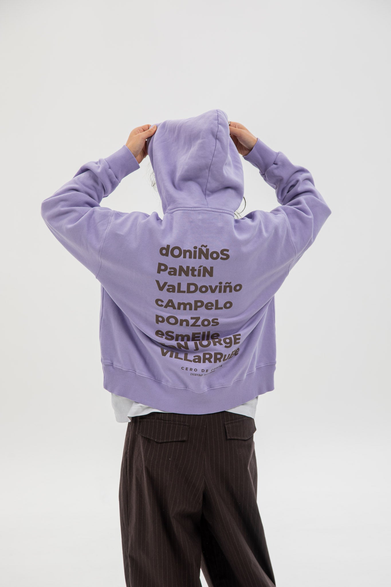 SUDADERA LILA/MARRÓN "FERROL" CON CAPUCHA