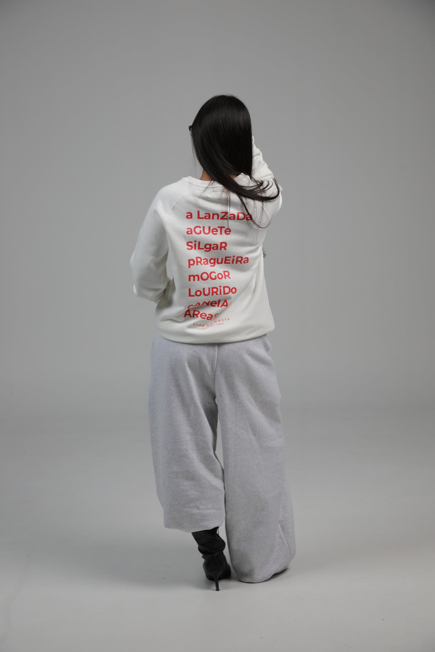 WHITE/SALMON "PONTEVEDRA" SWEATSHIRT