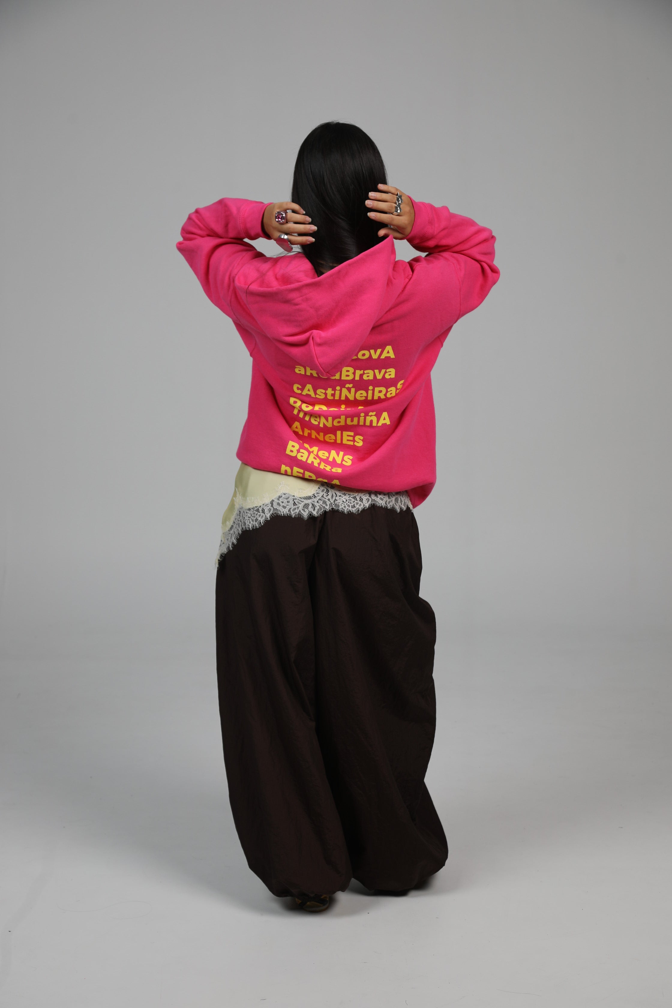 SUDADERA MORRAZO FUCSIA/AMARILLO CREMALLERA CON CAPUCHA