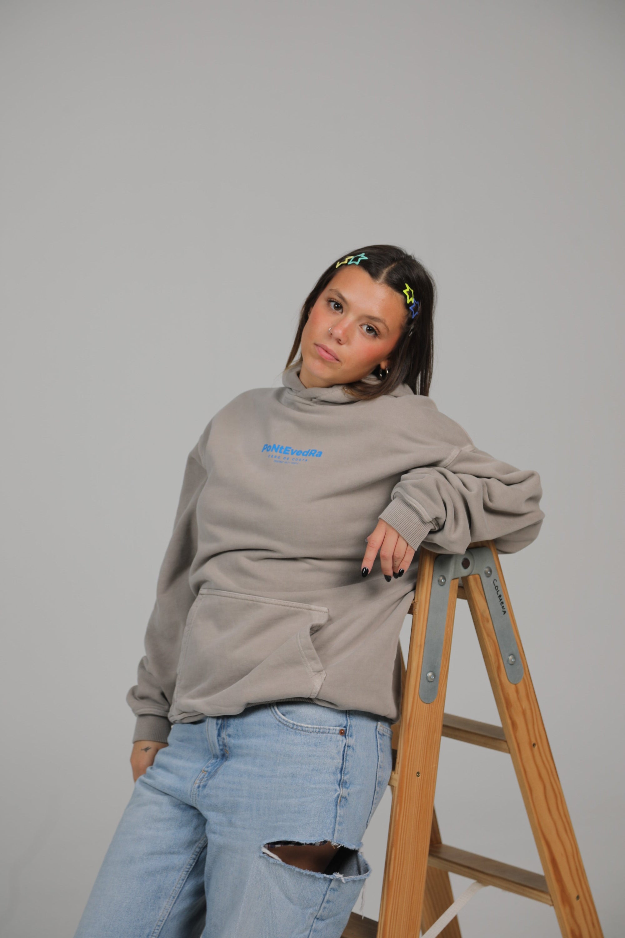 SUDADERA PONTEVEDRA GRIS/AZUL CON CAPUCHA