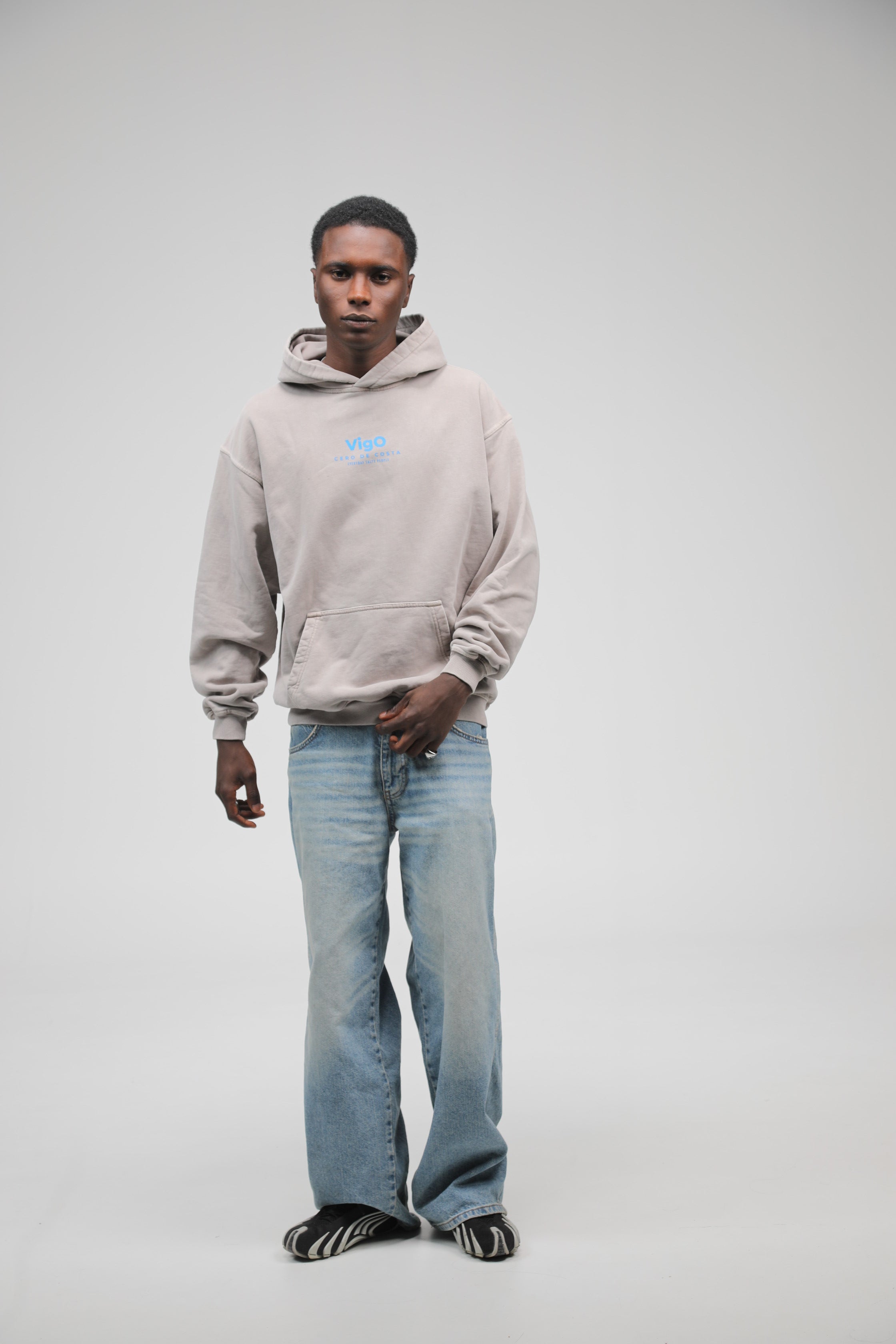SUDADERA GRIS/AZUL "VIGO" CON CAPUCHA