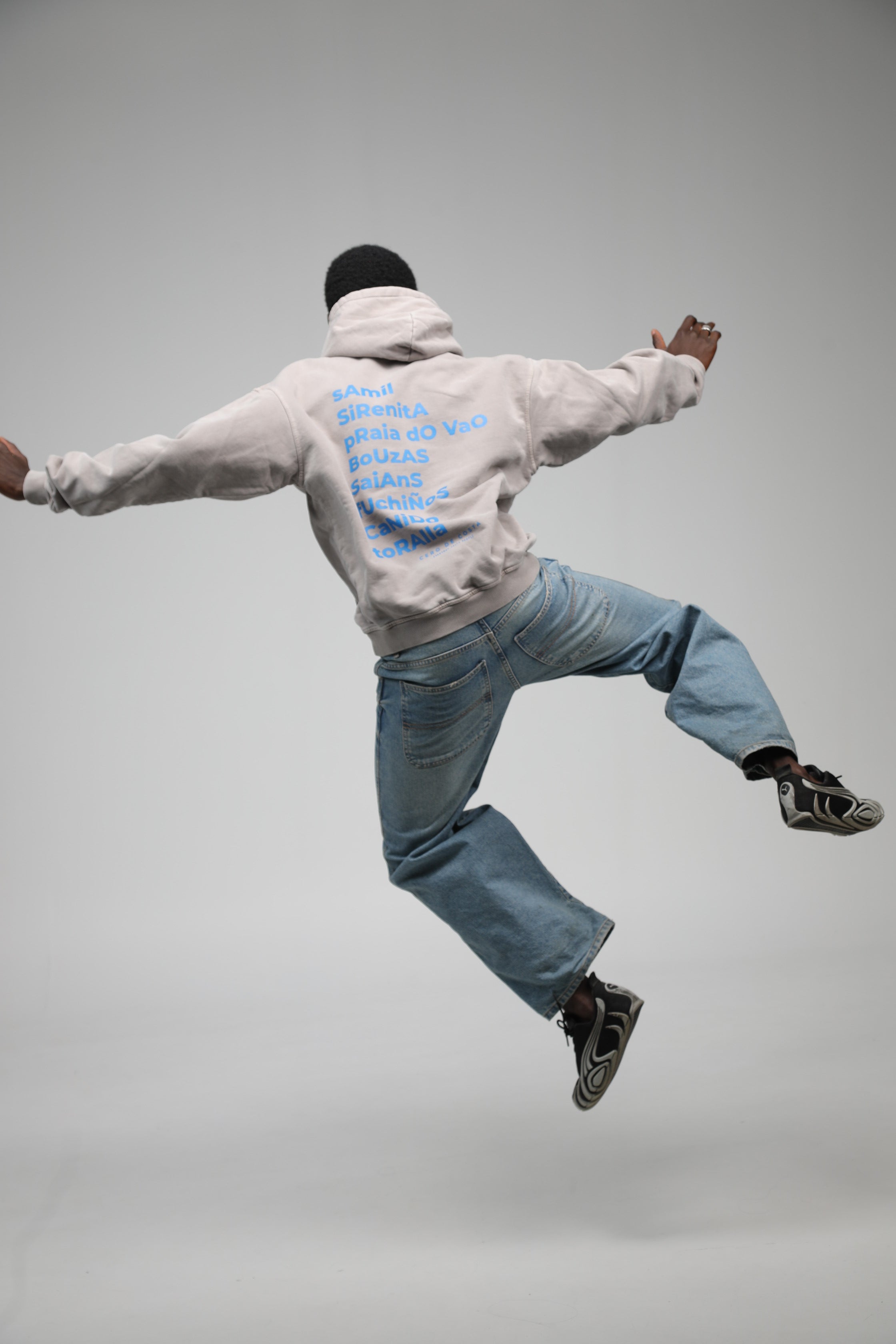 SUDADERA GRIS/AZUL "VIGO" CON CAPUCHA