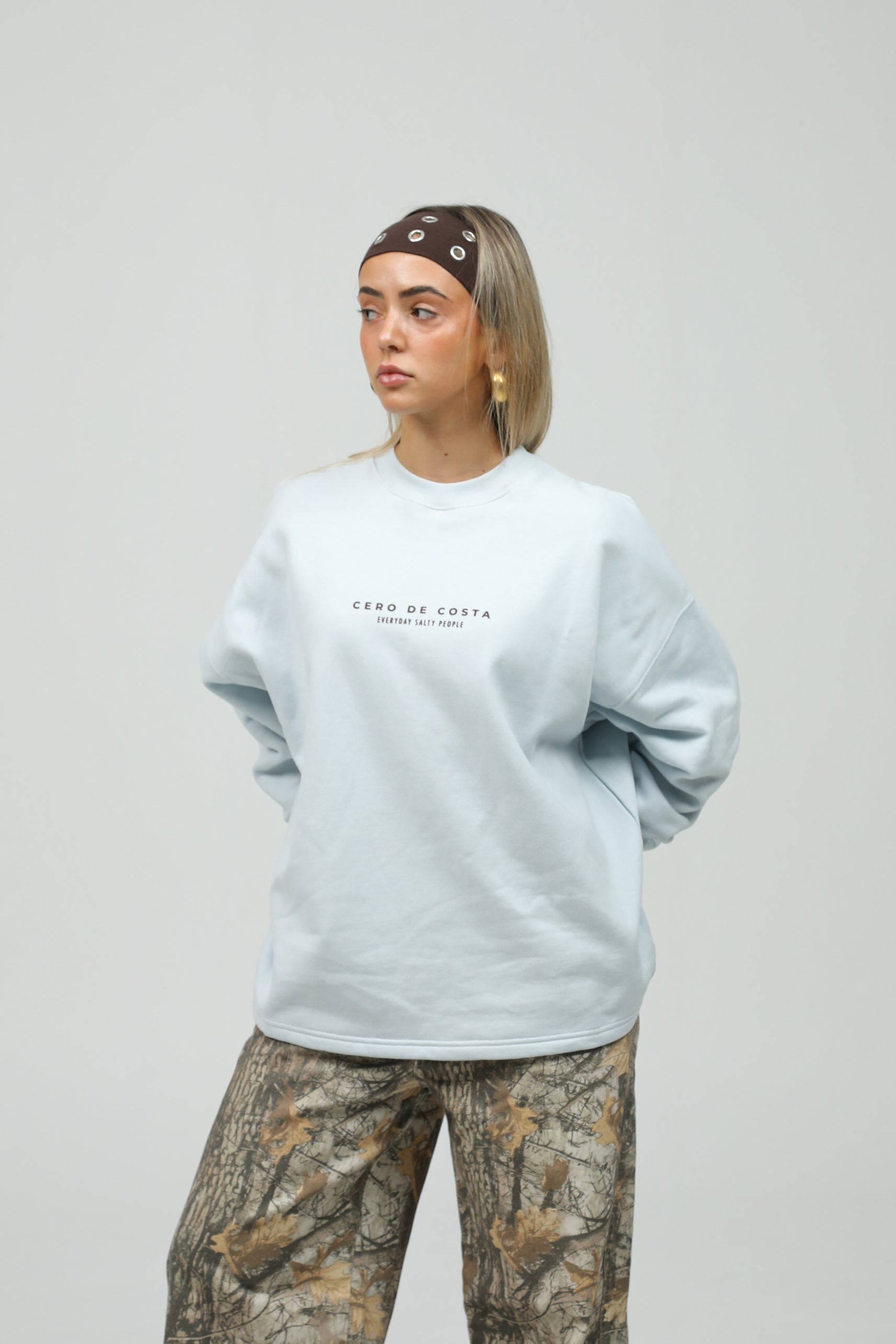 SUDADERA CELESTE/MARRÓN CERO DE COSTA PLAYAS SURF SIN CENEFA