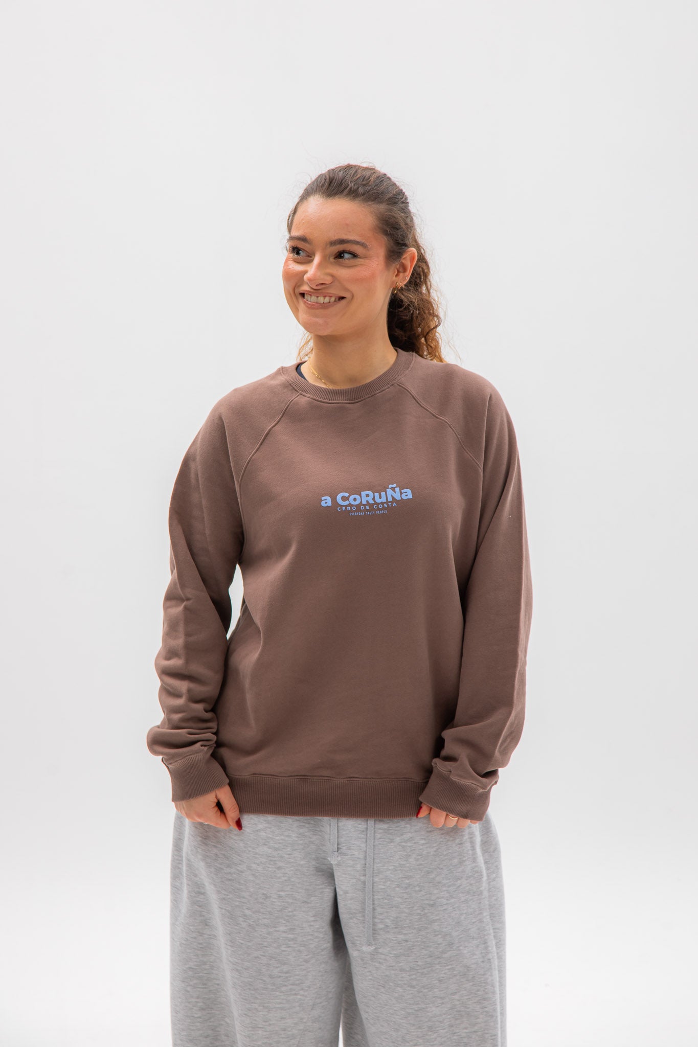 SUDADERA MARRÓN/CELESTE "A CORUÑA"