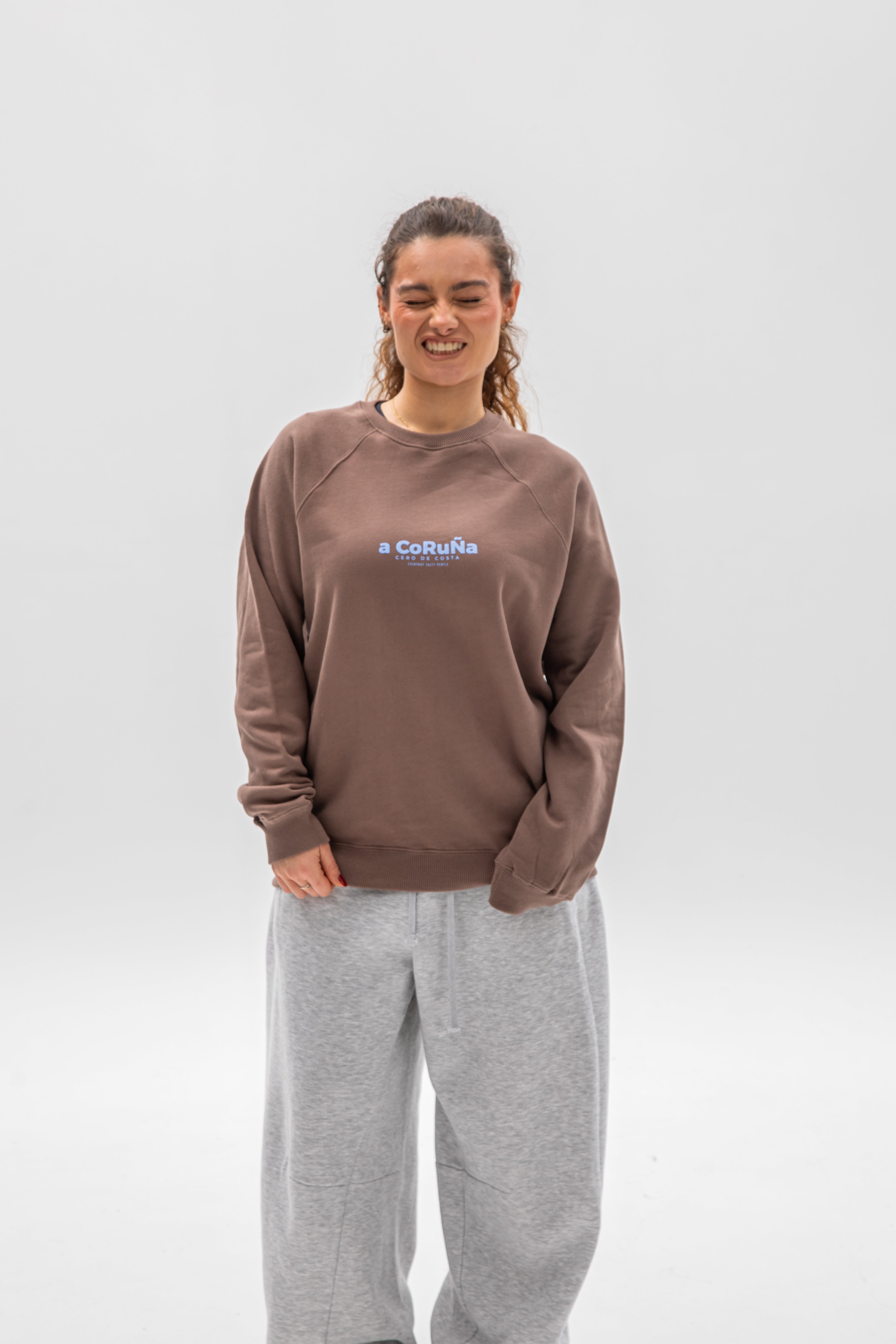 SUDADERA MARRÓN/CELESTE "A CORUÑA"