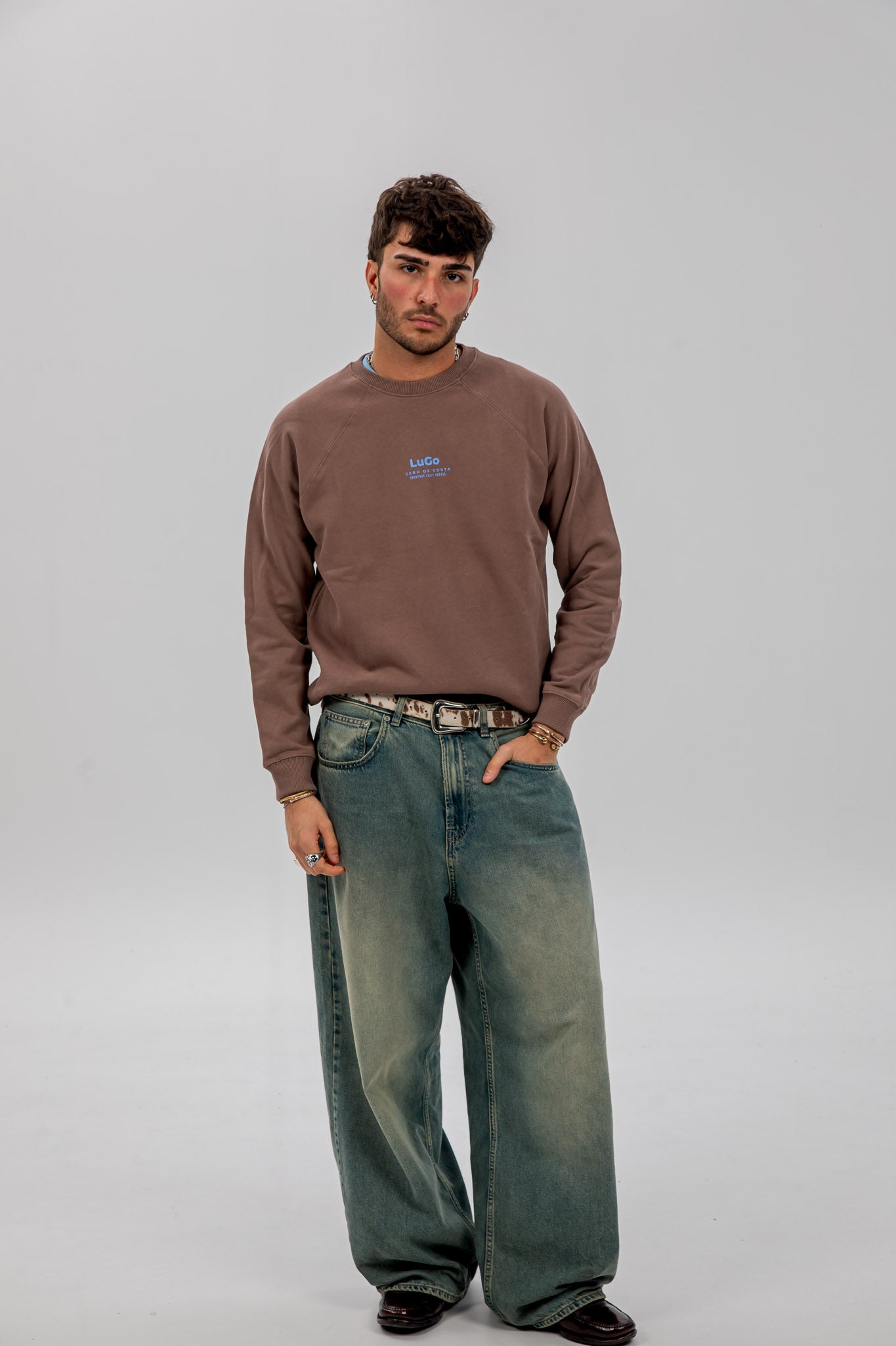 SUDADERA MARRÓN/CELESTE "LUGO"