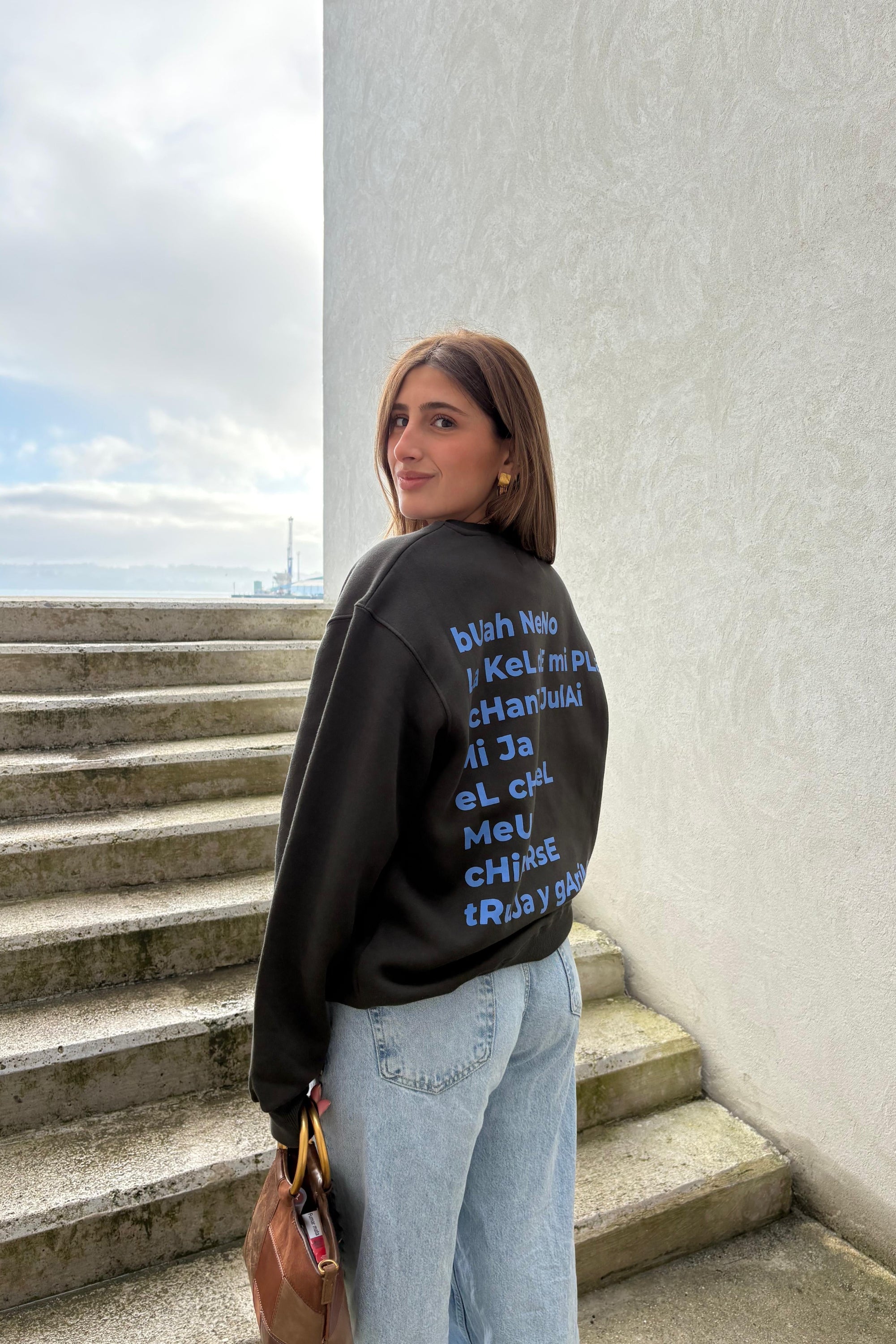 SUDADERA ANTRACITA/AZUL "KORU CITY"