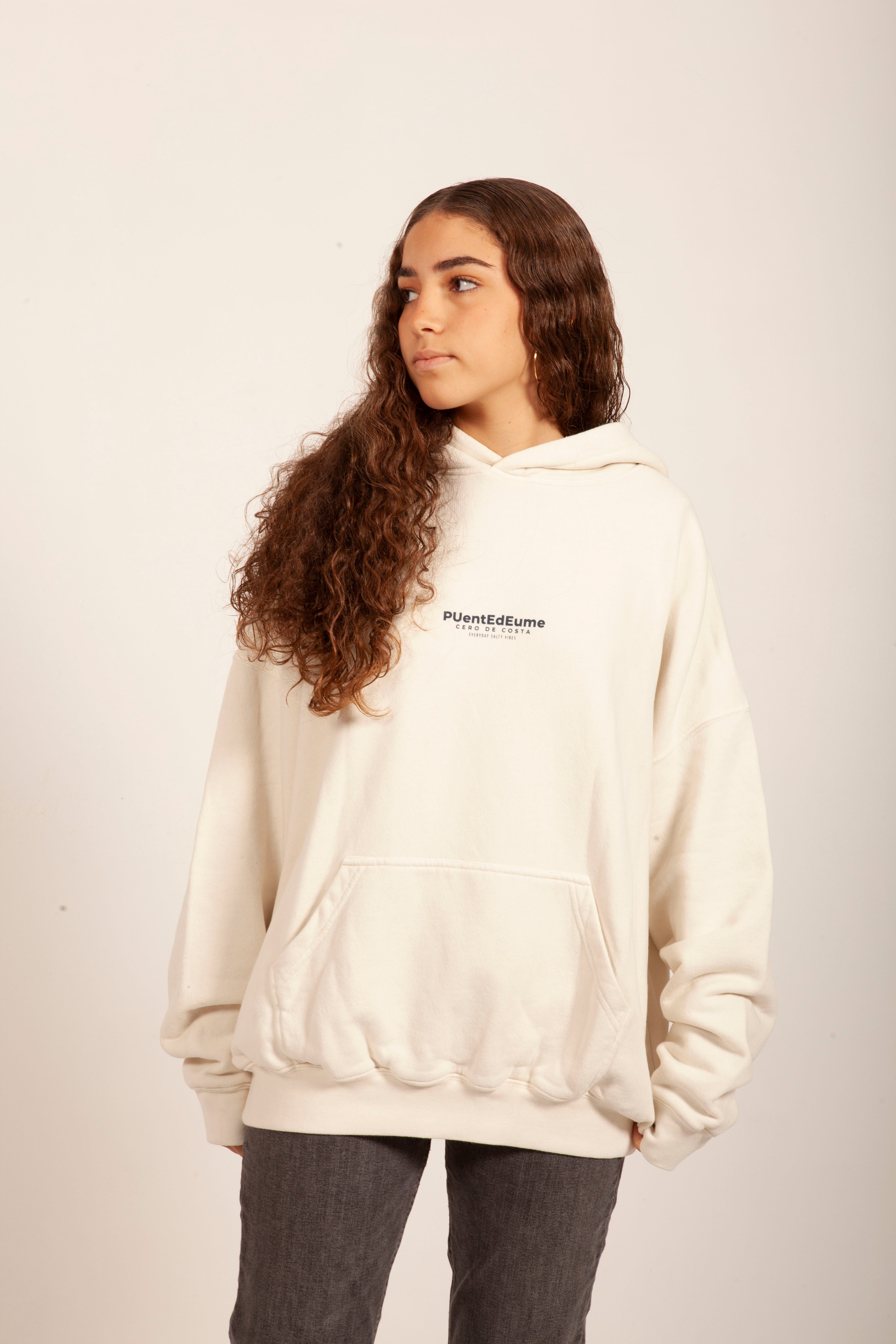 SUDADERA BLANCO/AZUL "PUENTEDEUME" CON CAPUCHA