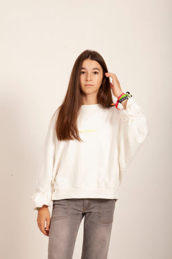 SUDADERA CORTA BLANCO/FLÚOR "PUENTEDEUME" SIN CAPUCHA