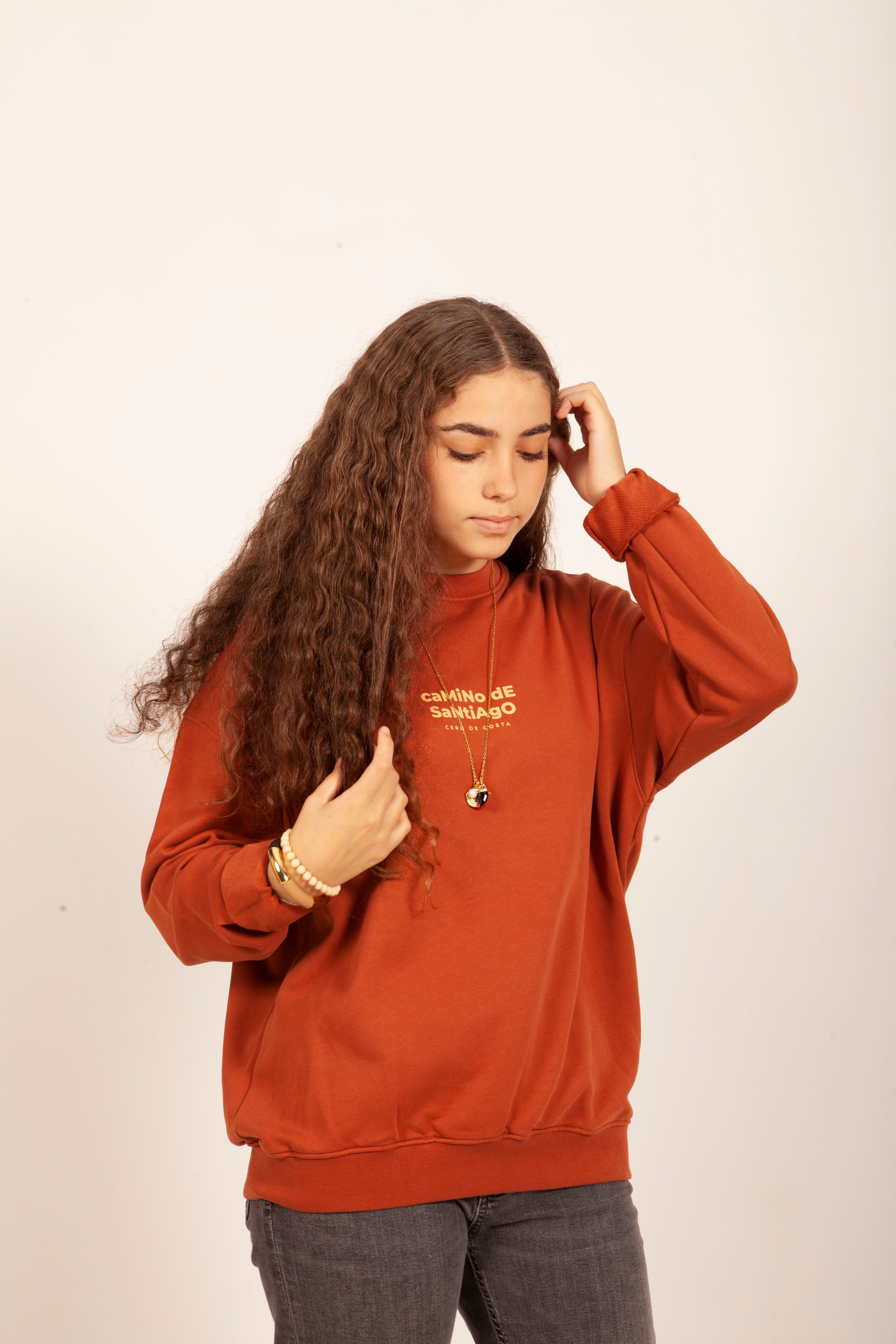 SUDADERA "CAMINO DE SANTIAGO" MARRÓN/VAINILLA SIN CAPUCHA