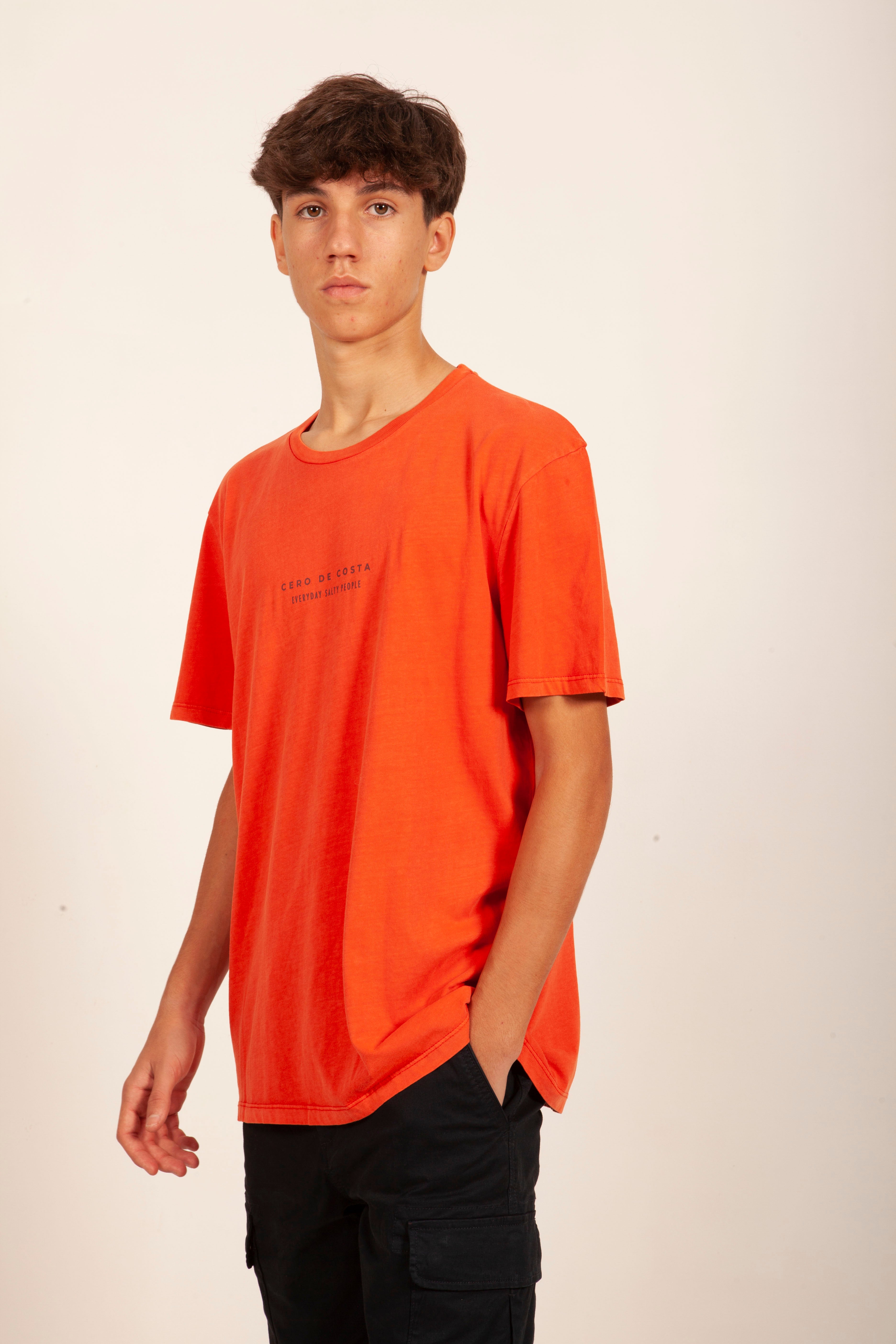 CAMISETA ALGODÓN ORGÁNICO ROJO/ANTRACITA “CERO DE COSTA” PLAYAS SURF