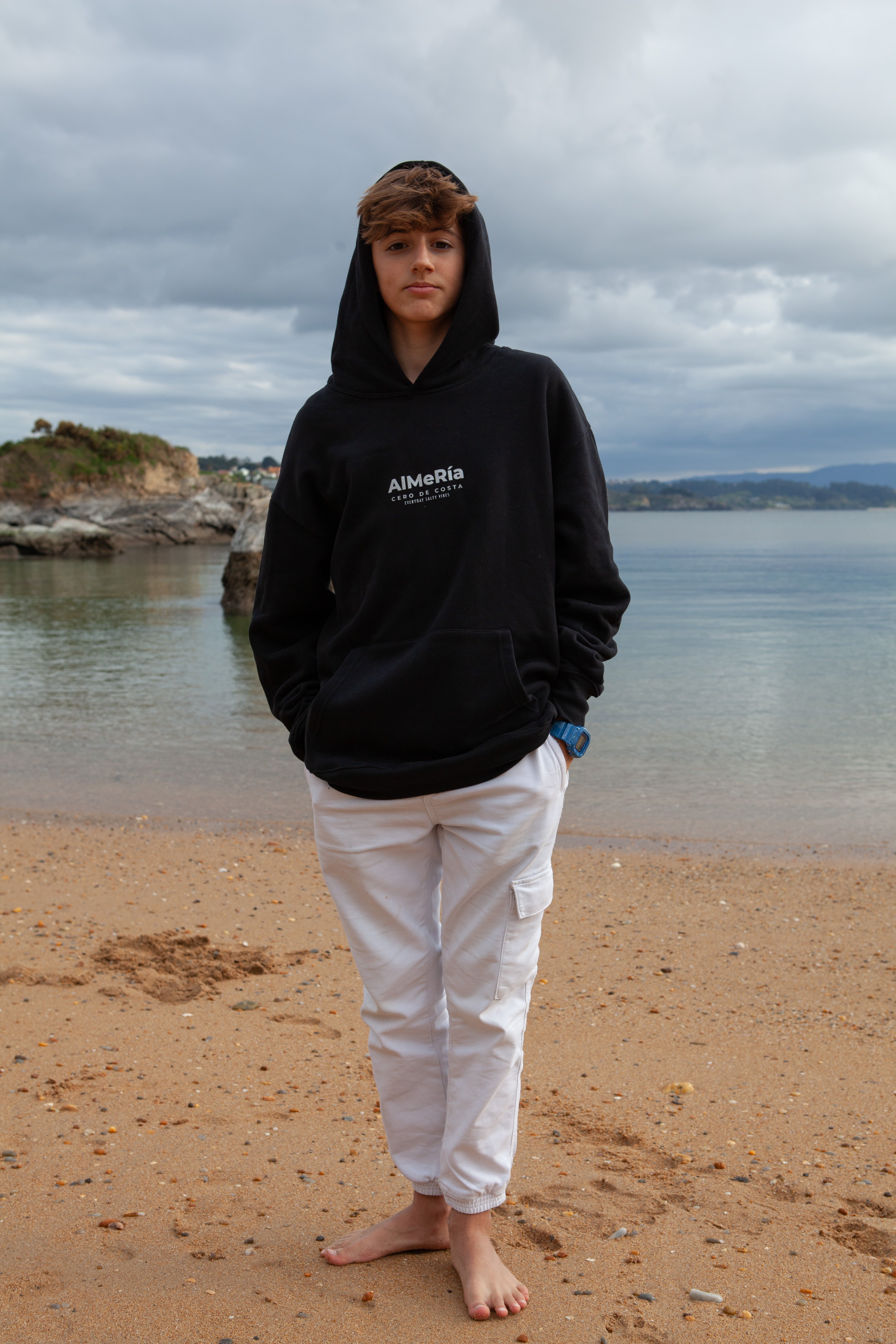 SUDADERA NEGRA/PLATA “ALMERÍA” CON CAPUCHA