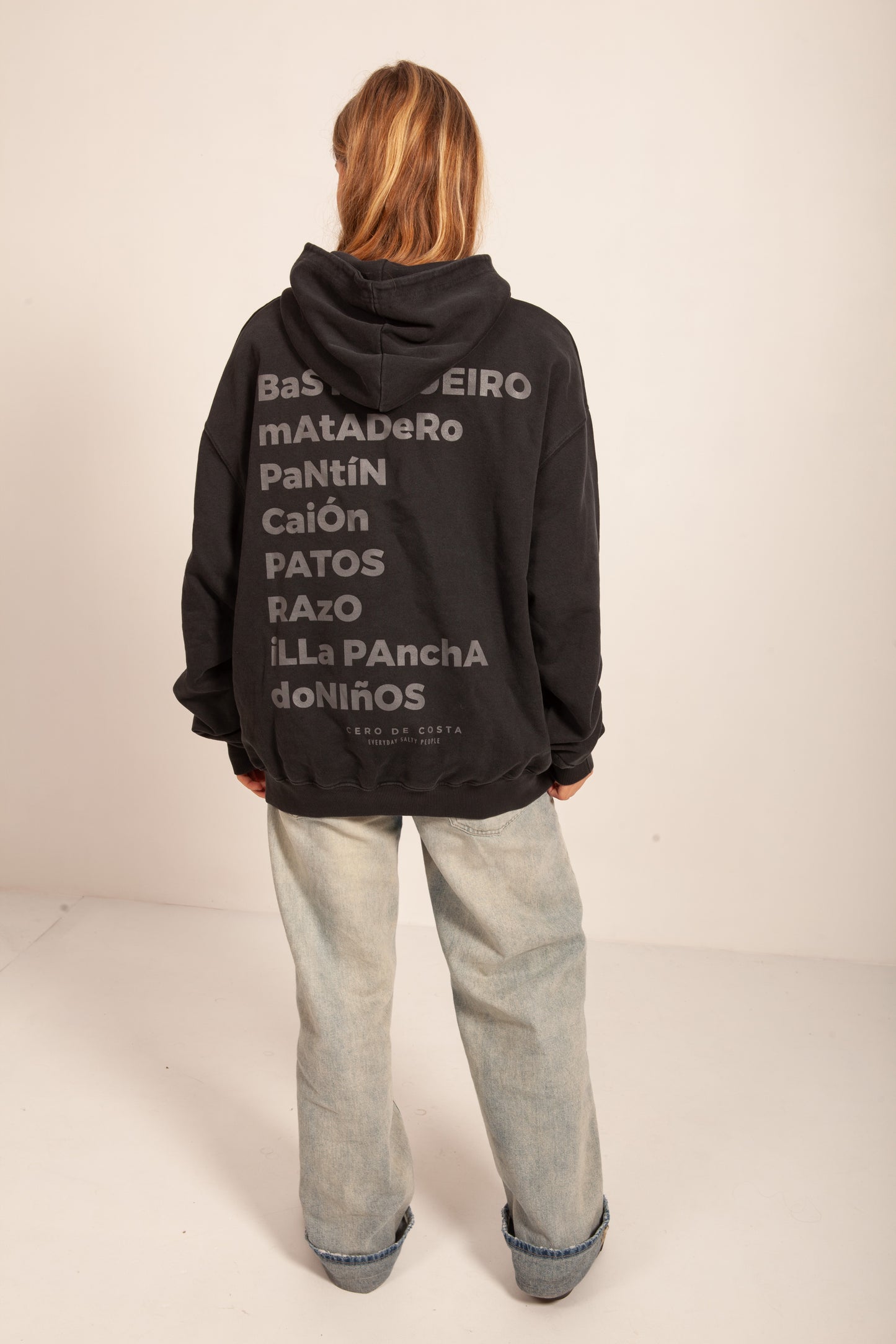 Sudadera oversize negro/gris “Cero de Costa” La Coruña con capucha