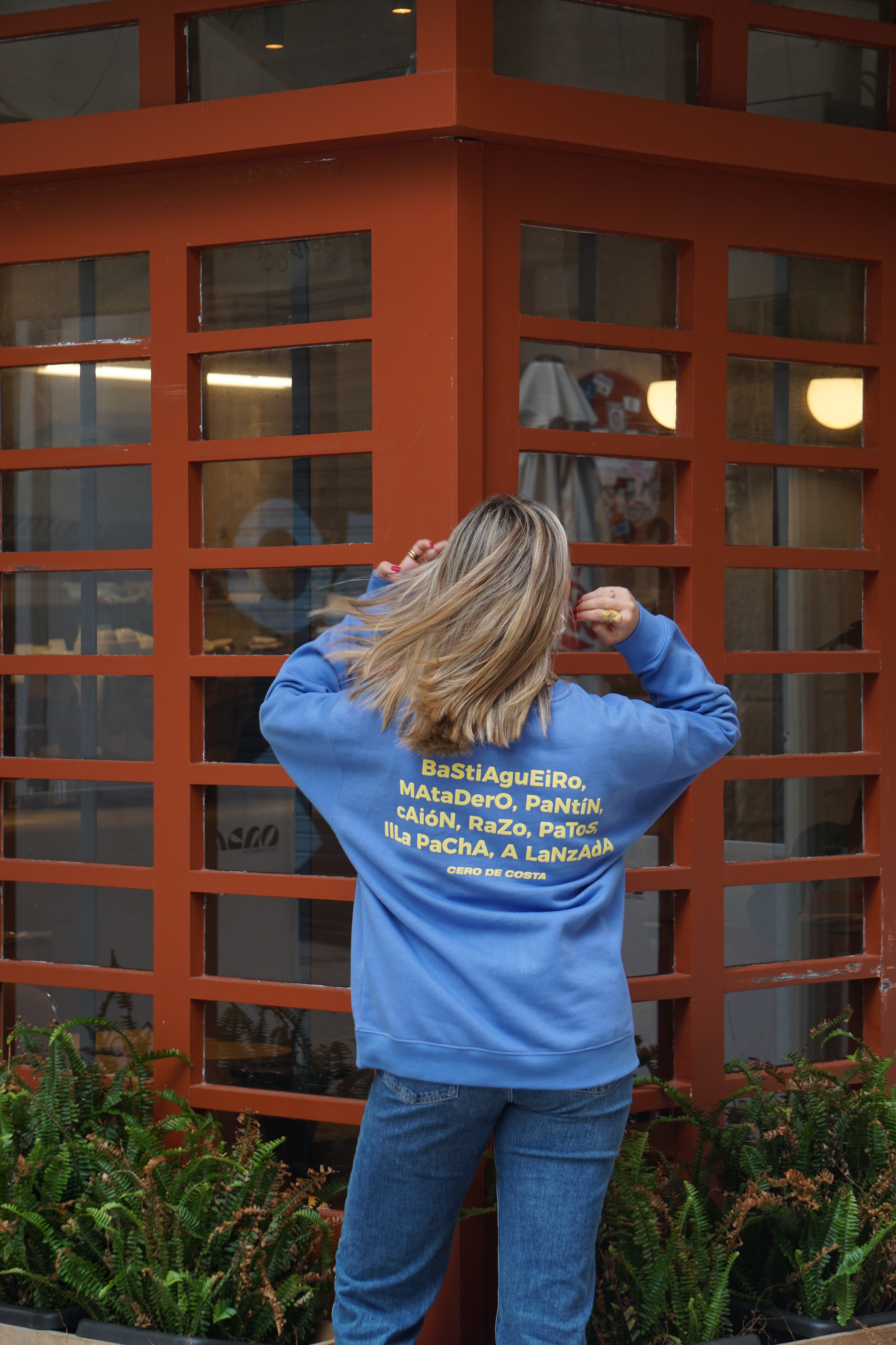 SUDADERA AZUL TIZA/AMARILLO "CERO DE COSTA" PLAYAS SURF