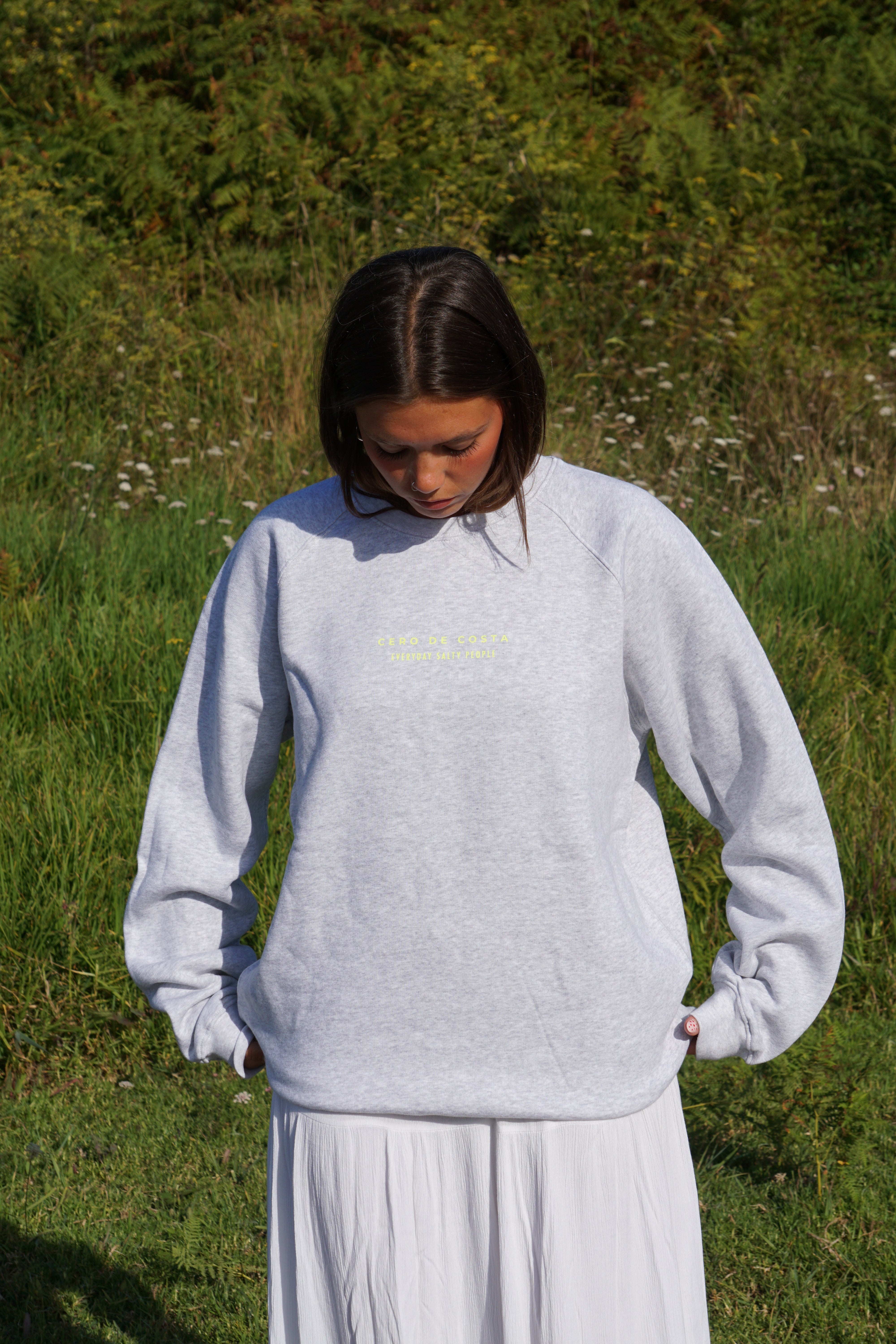 SUDADERA GRIS/FLÚOR "CERO DE COSTA" PLAYAS SURF