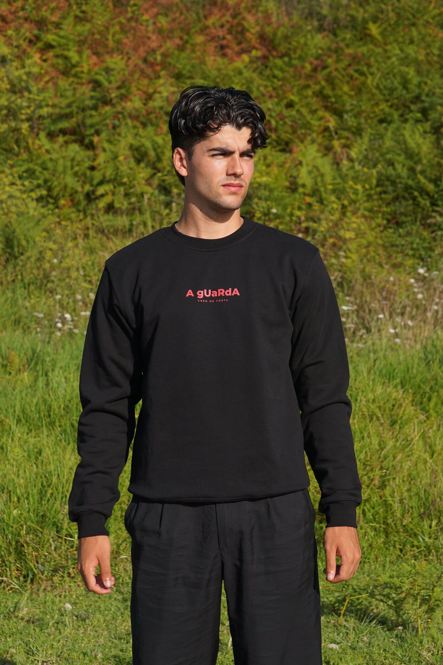 SUDADERA NEGRO/ROJO "A GUARDA"